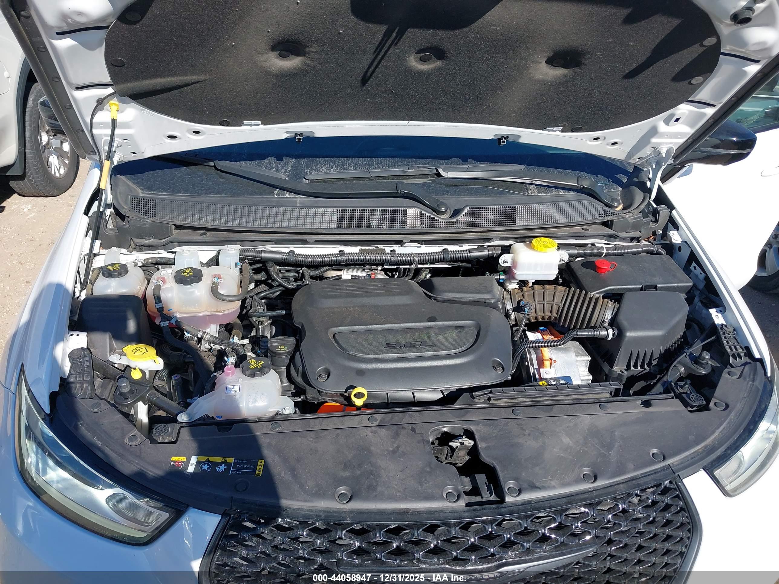 CHRYSLER PACIFICA image 10