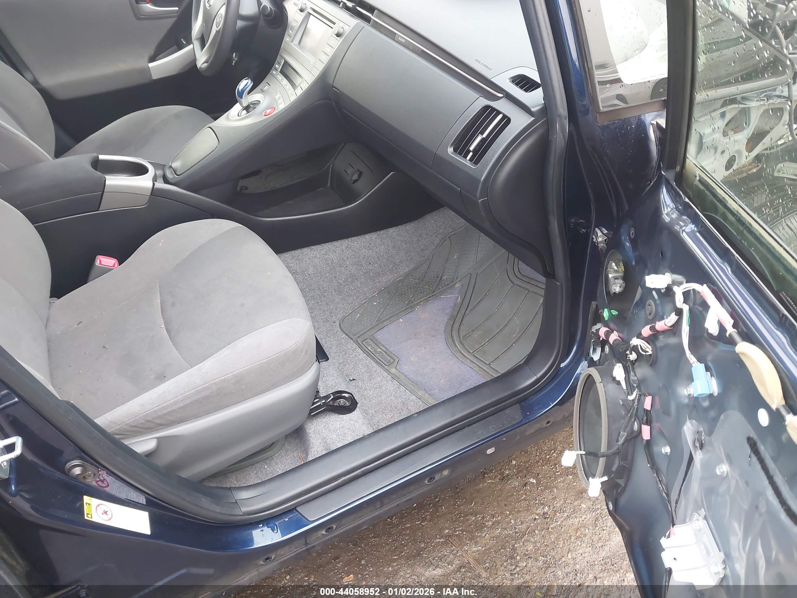 TOYOTA PRIUS image 5