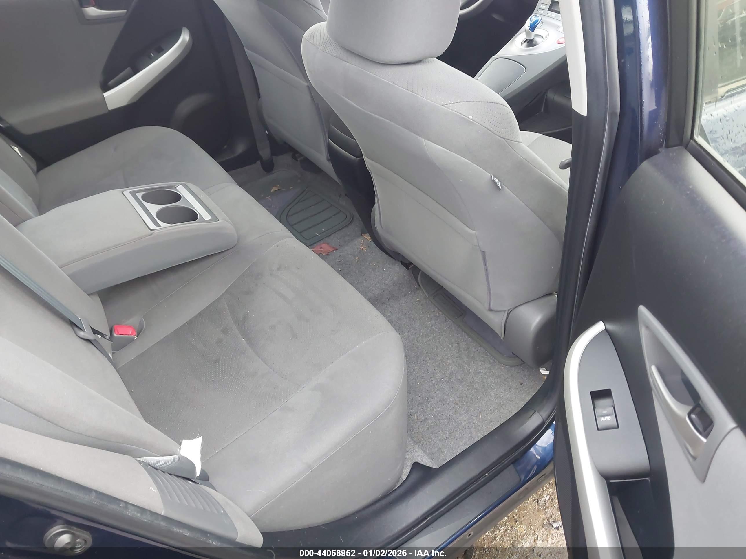 TOYOTA PRIUS image 8