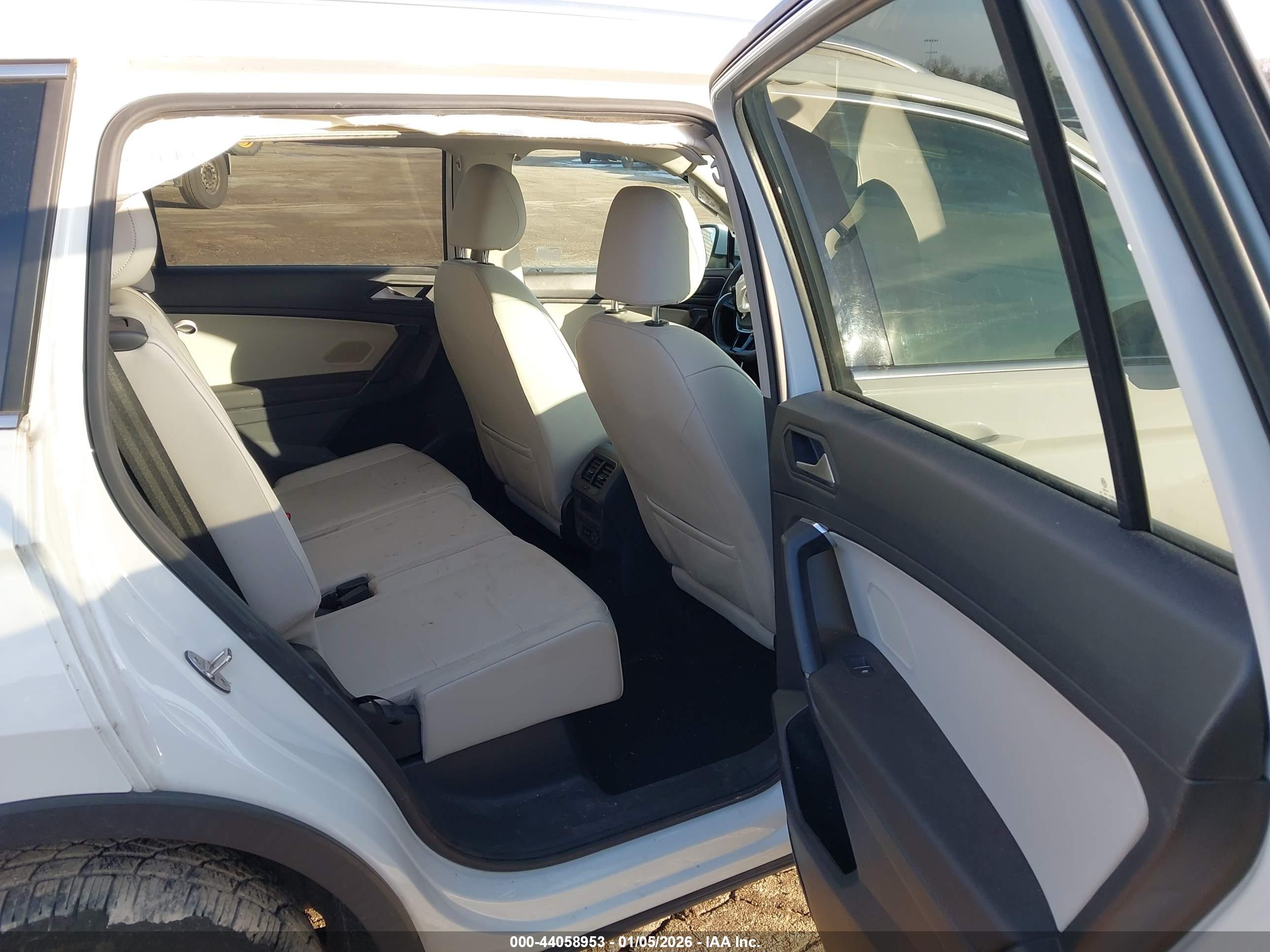 VOLKSWAGEN TIGUAN image 8