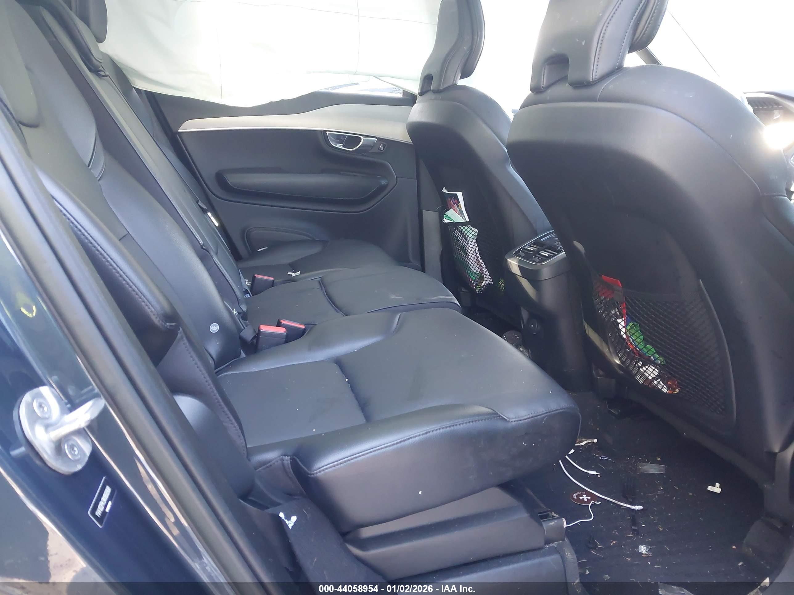 VOLVO XC90 image 8