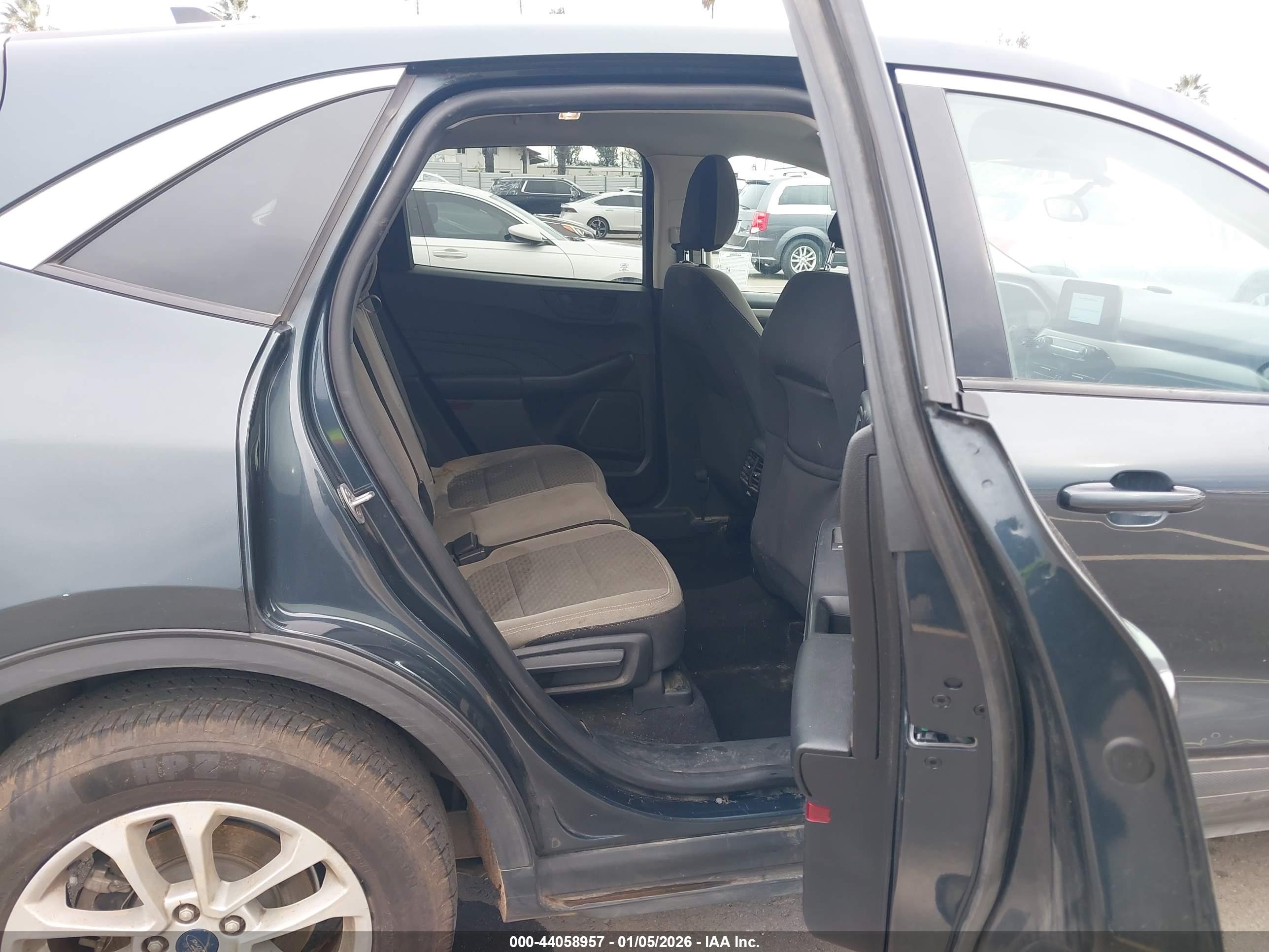FORD ESCAPE image 8