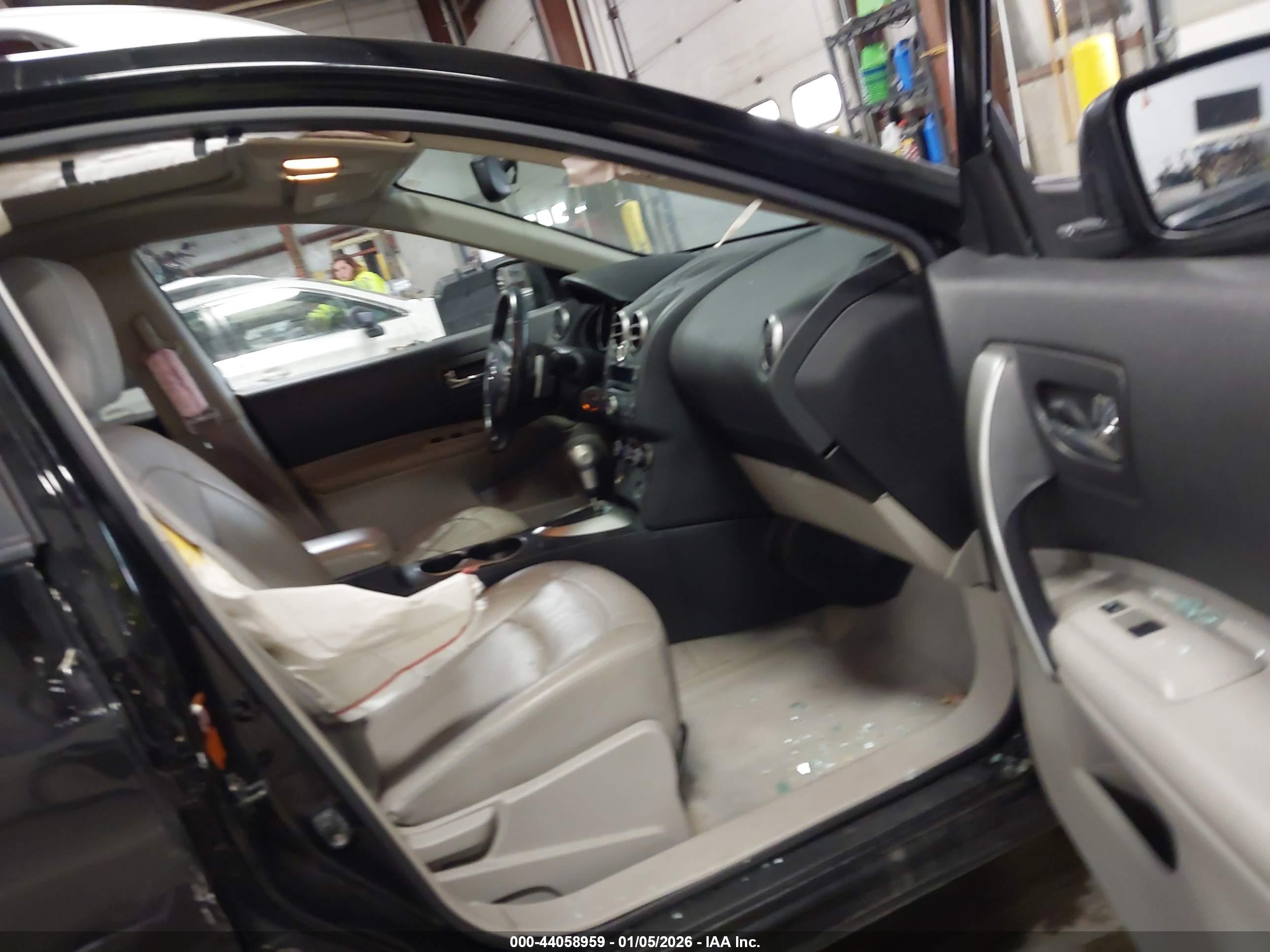 NISSAN ROGUE image 5