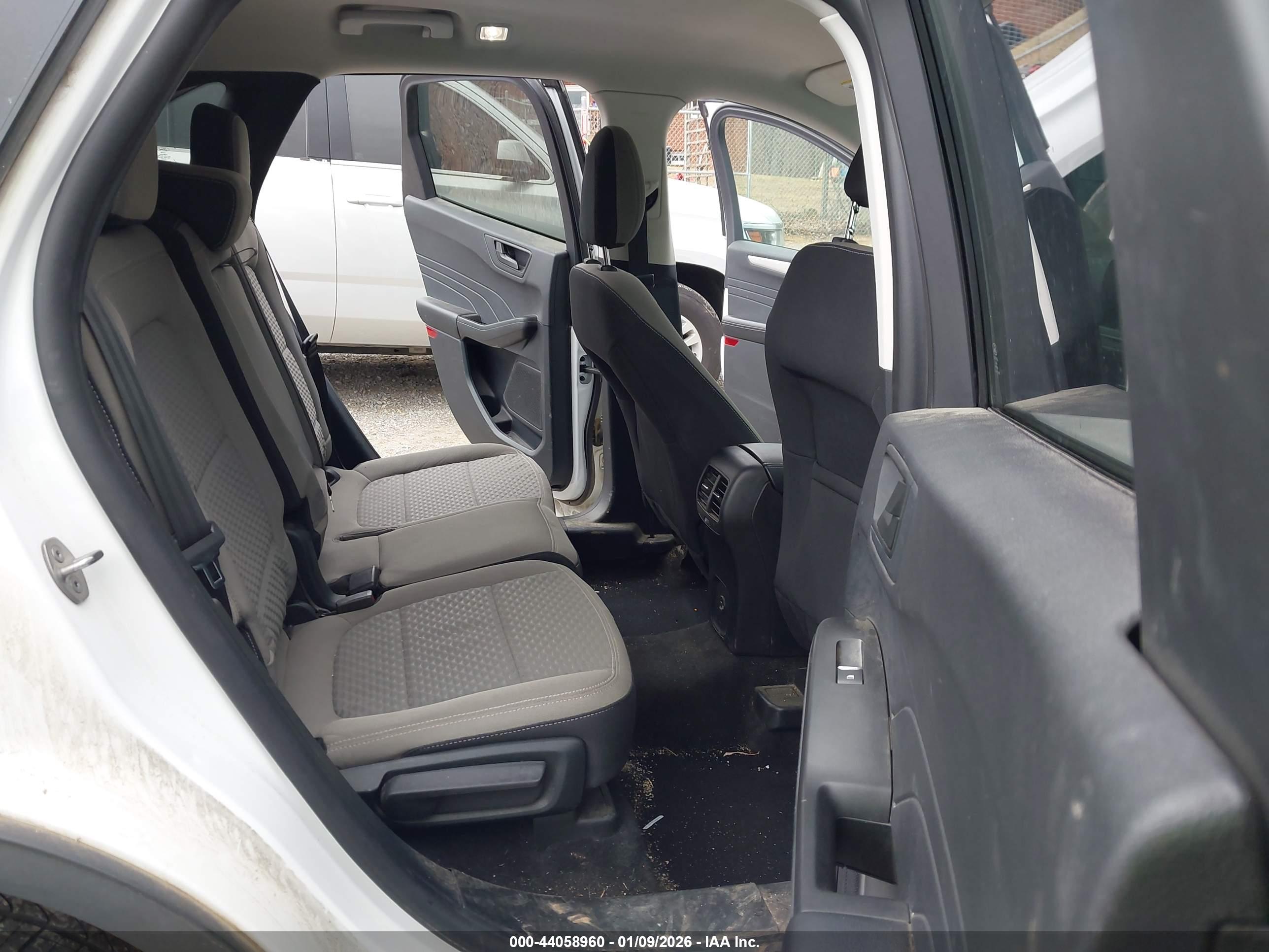 FORD ESCAPE image 8