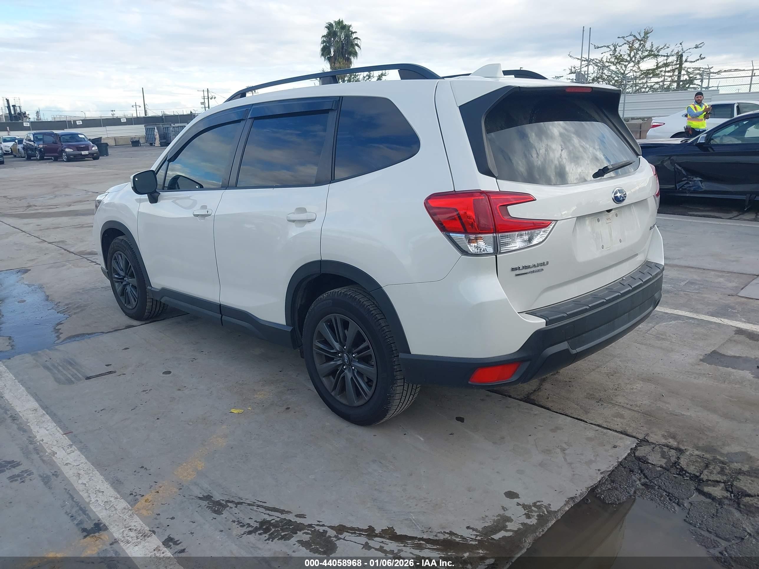 SUBARU FORESTER image 3