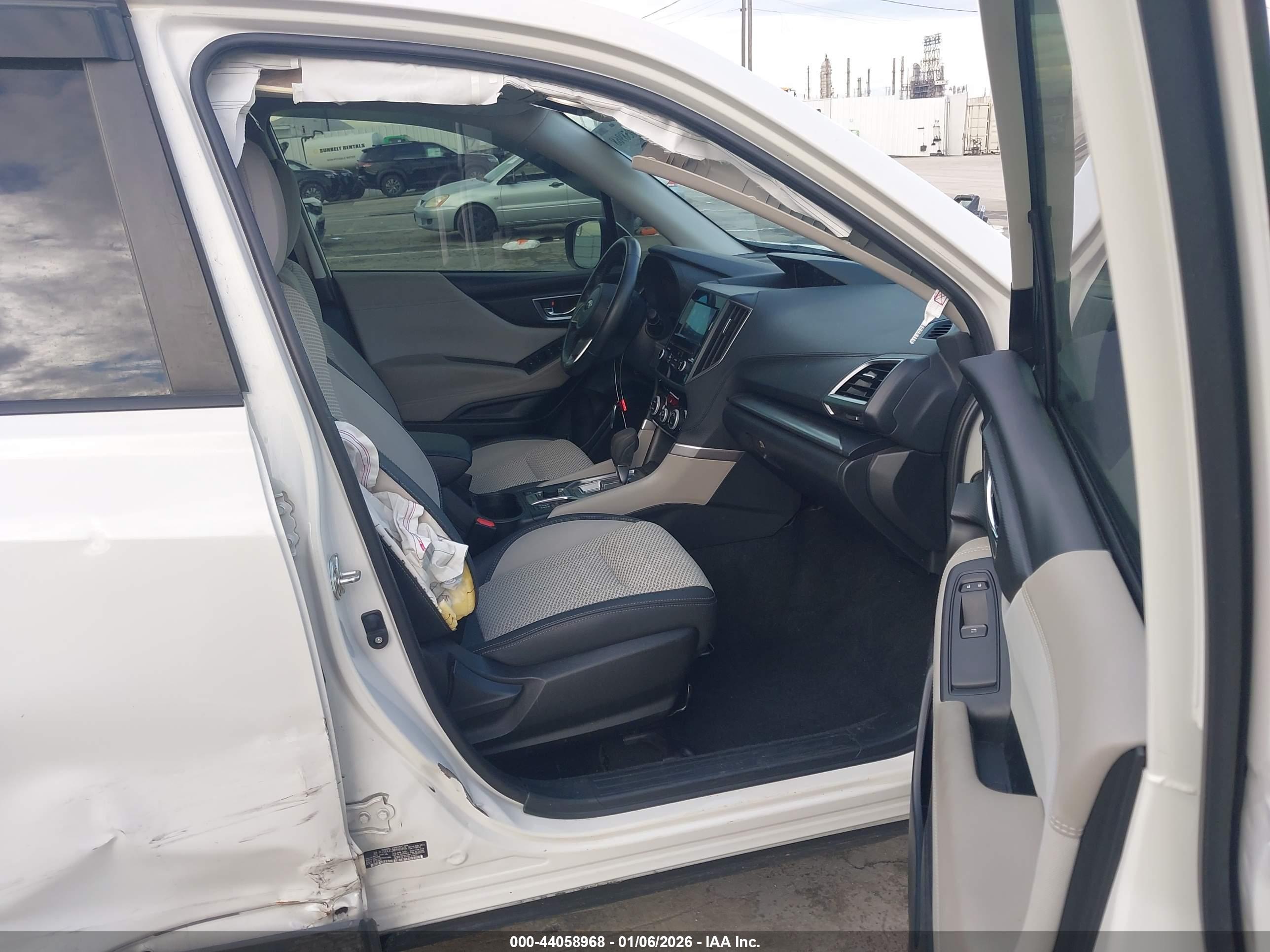 SUBARU FORESTER image 5