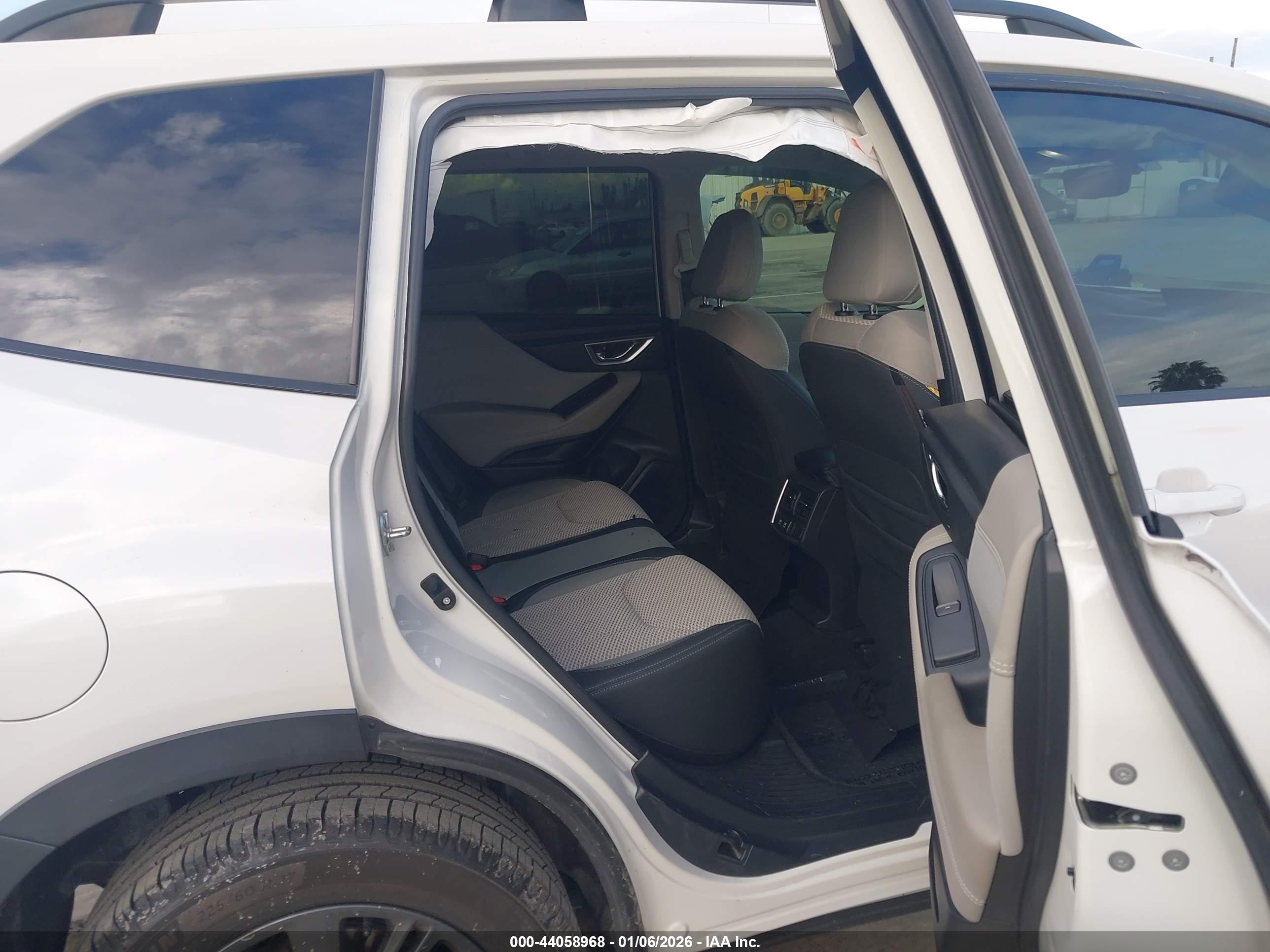 SUBARU FORESTER image 8
