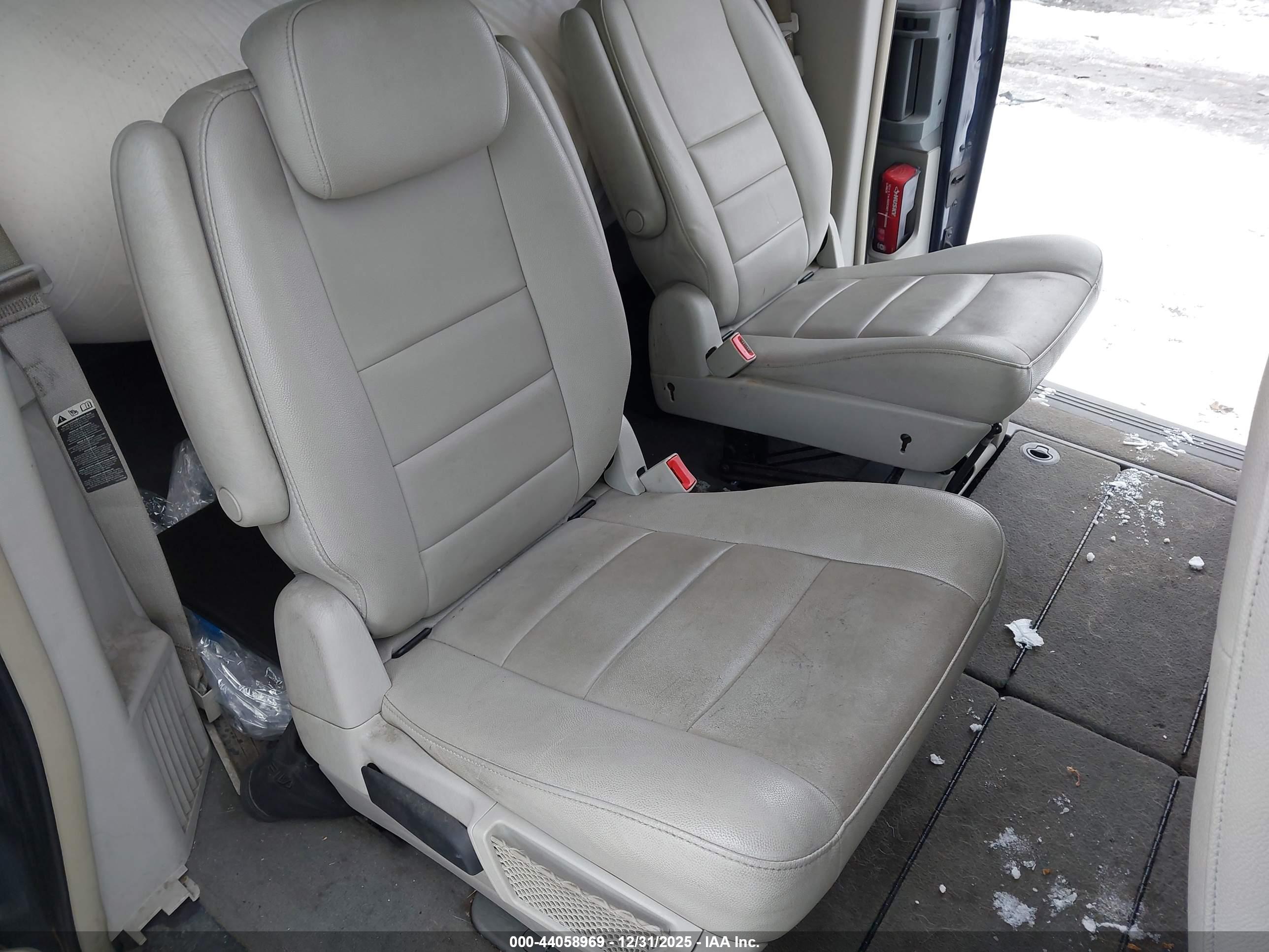 DODGE GRAND image 8