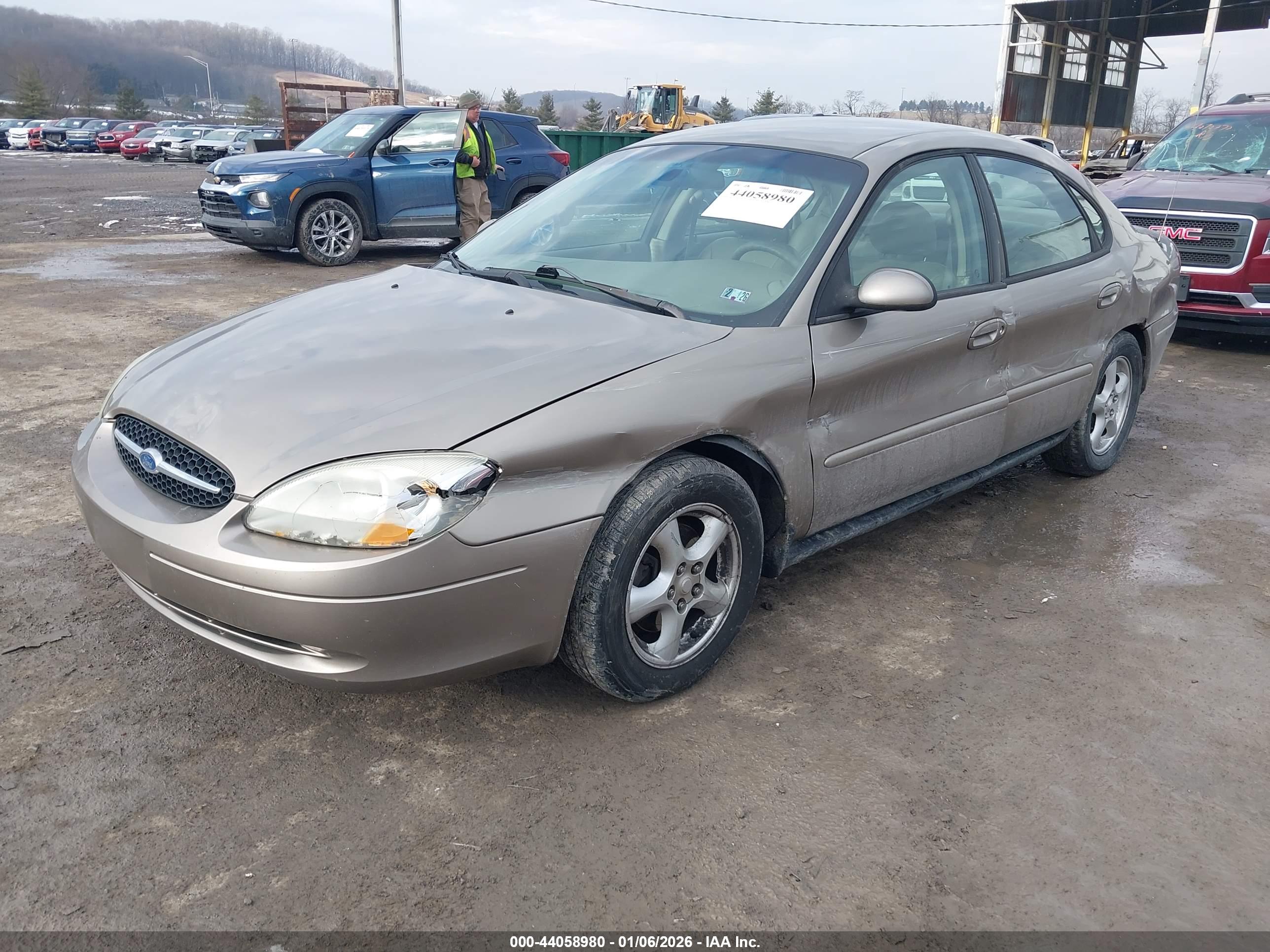 FORD TAURUS image 2