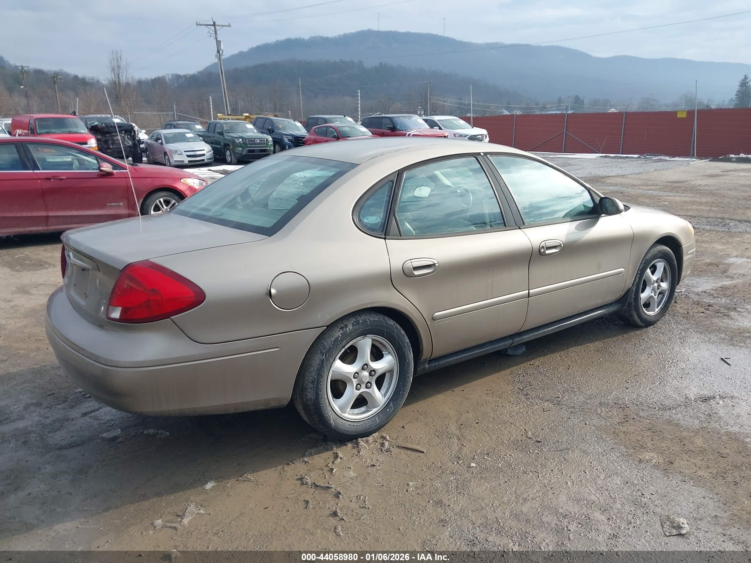 FORD TAURUS image 4