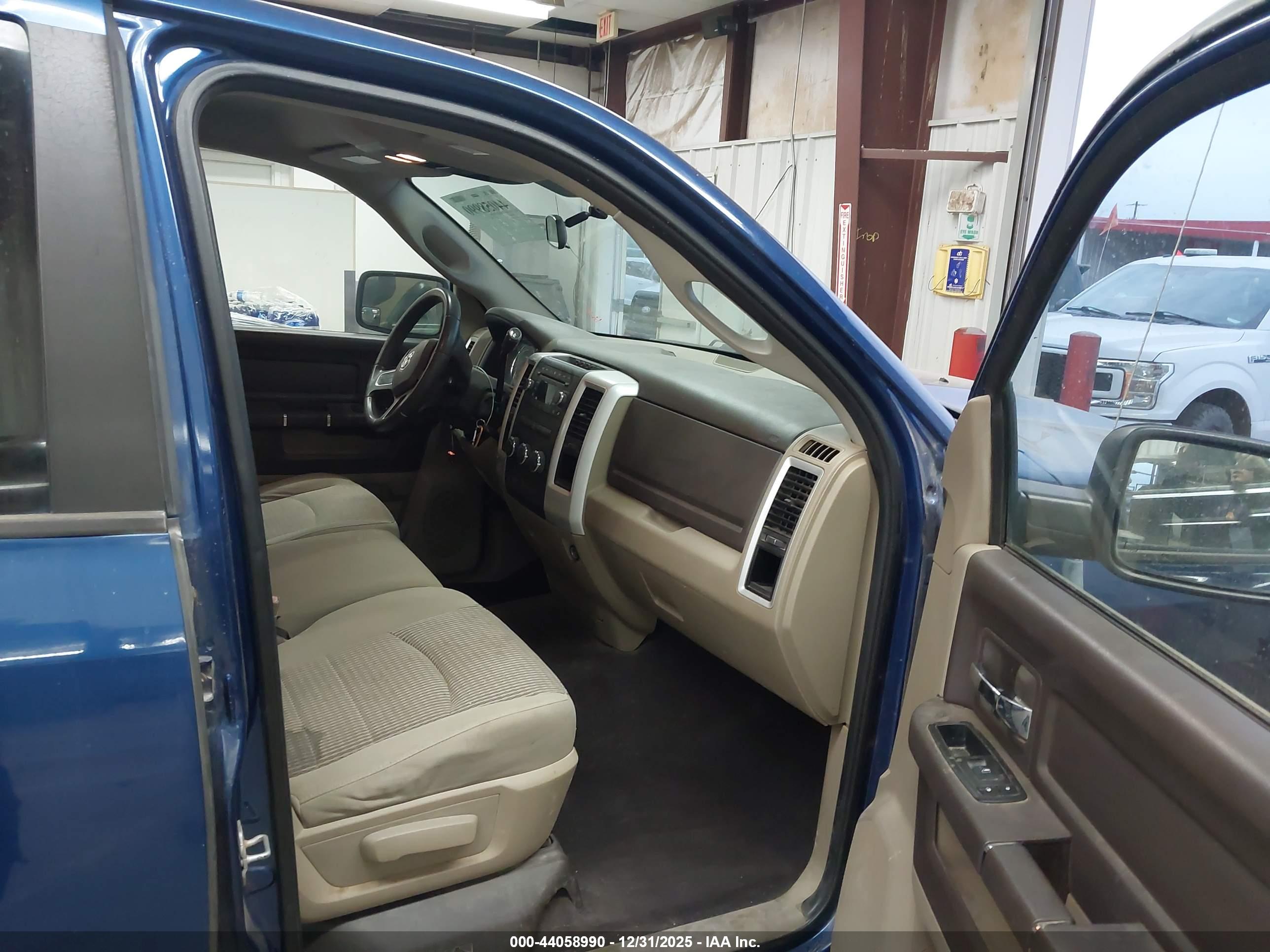 DODGE RAM image 5