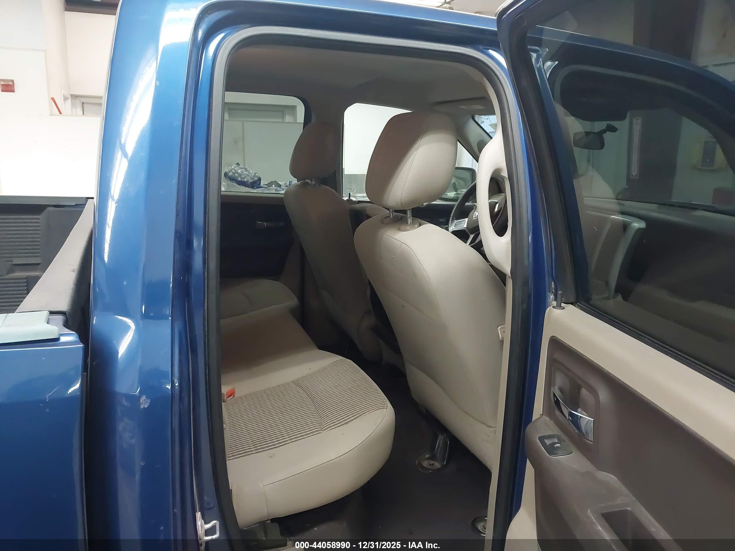 DODGE RAM image 8