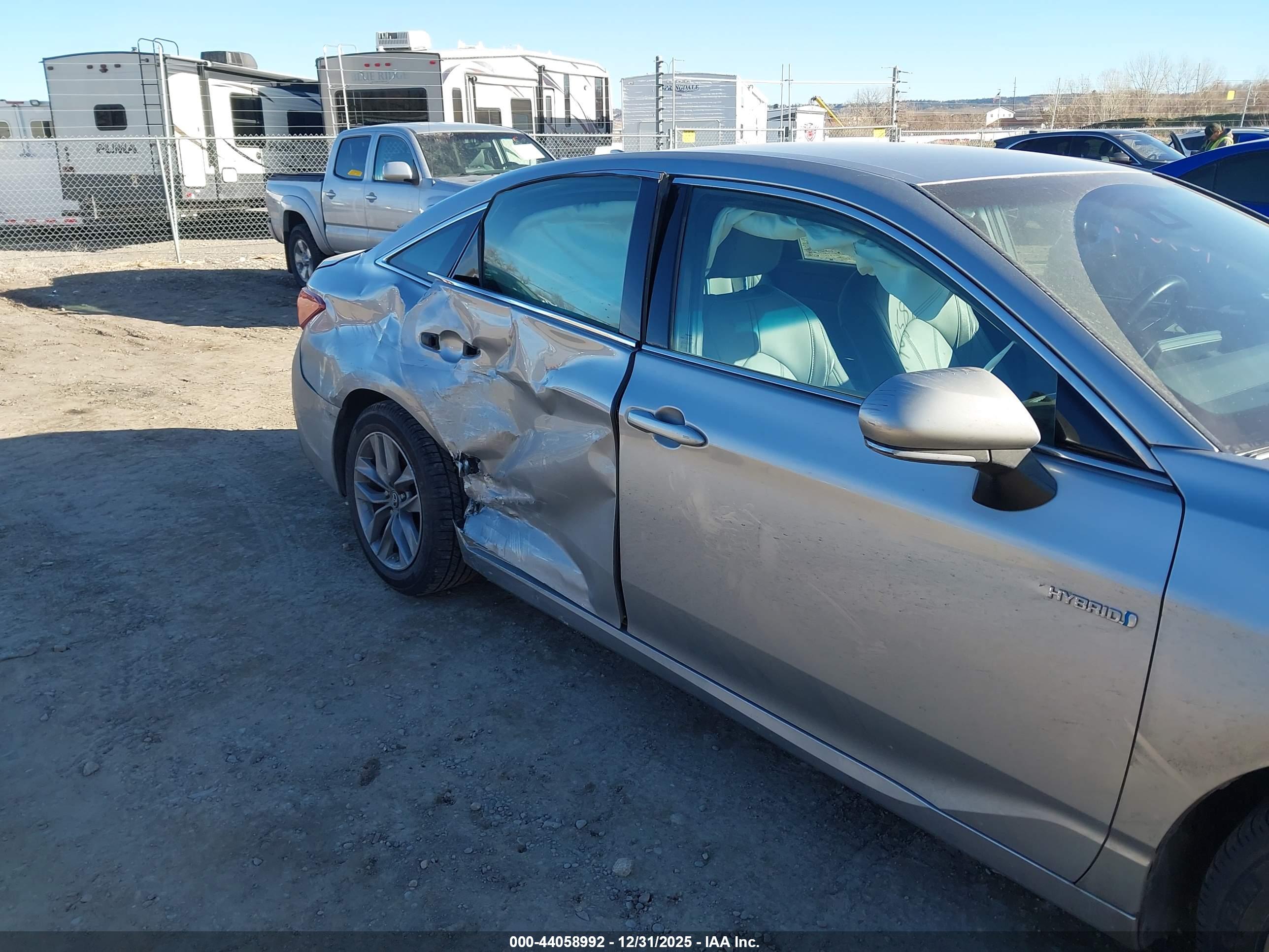 TOYOTA AVALON image 6