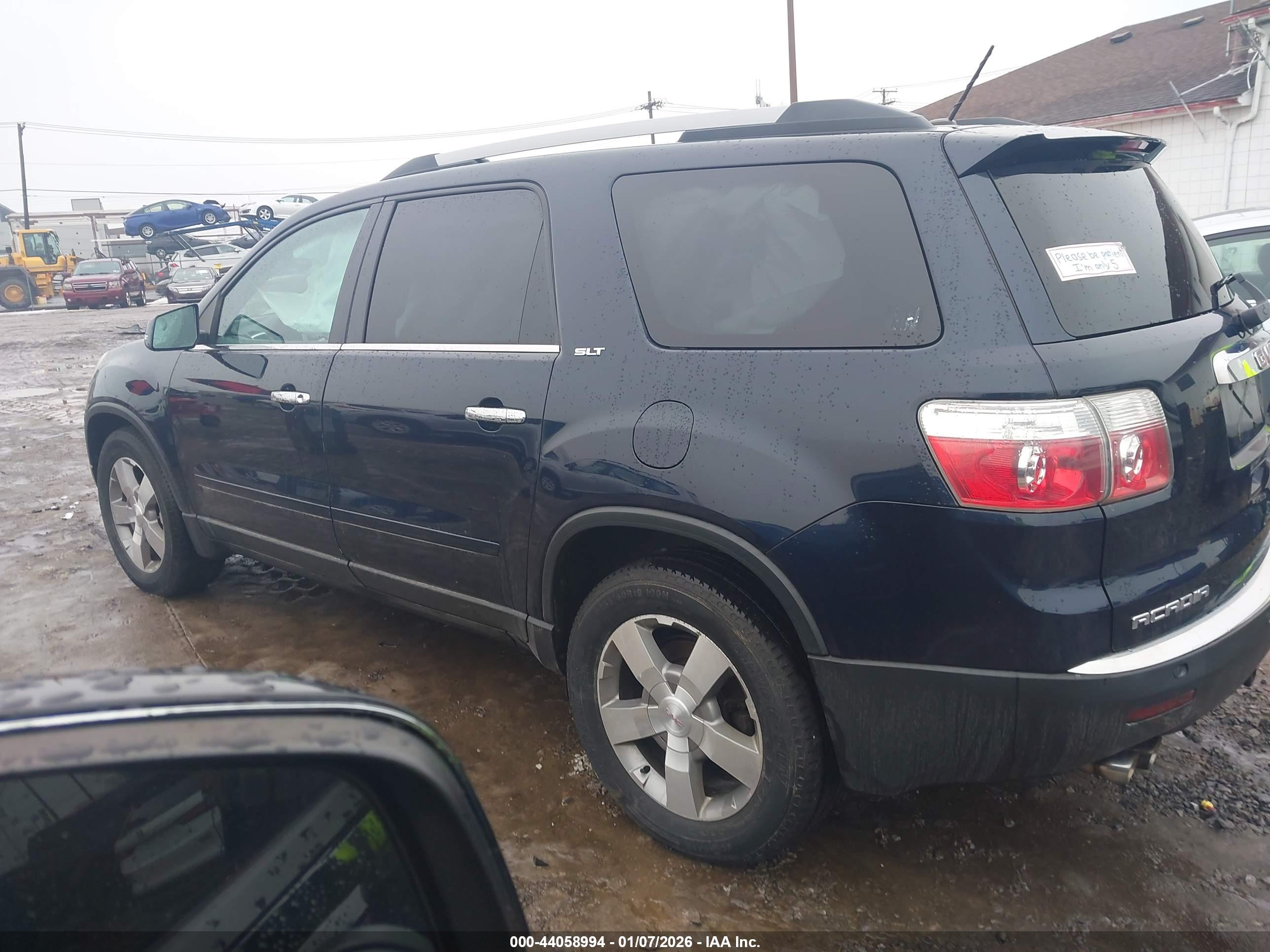 GMC ACADIA image 3