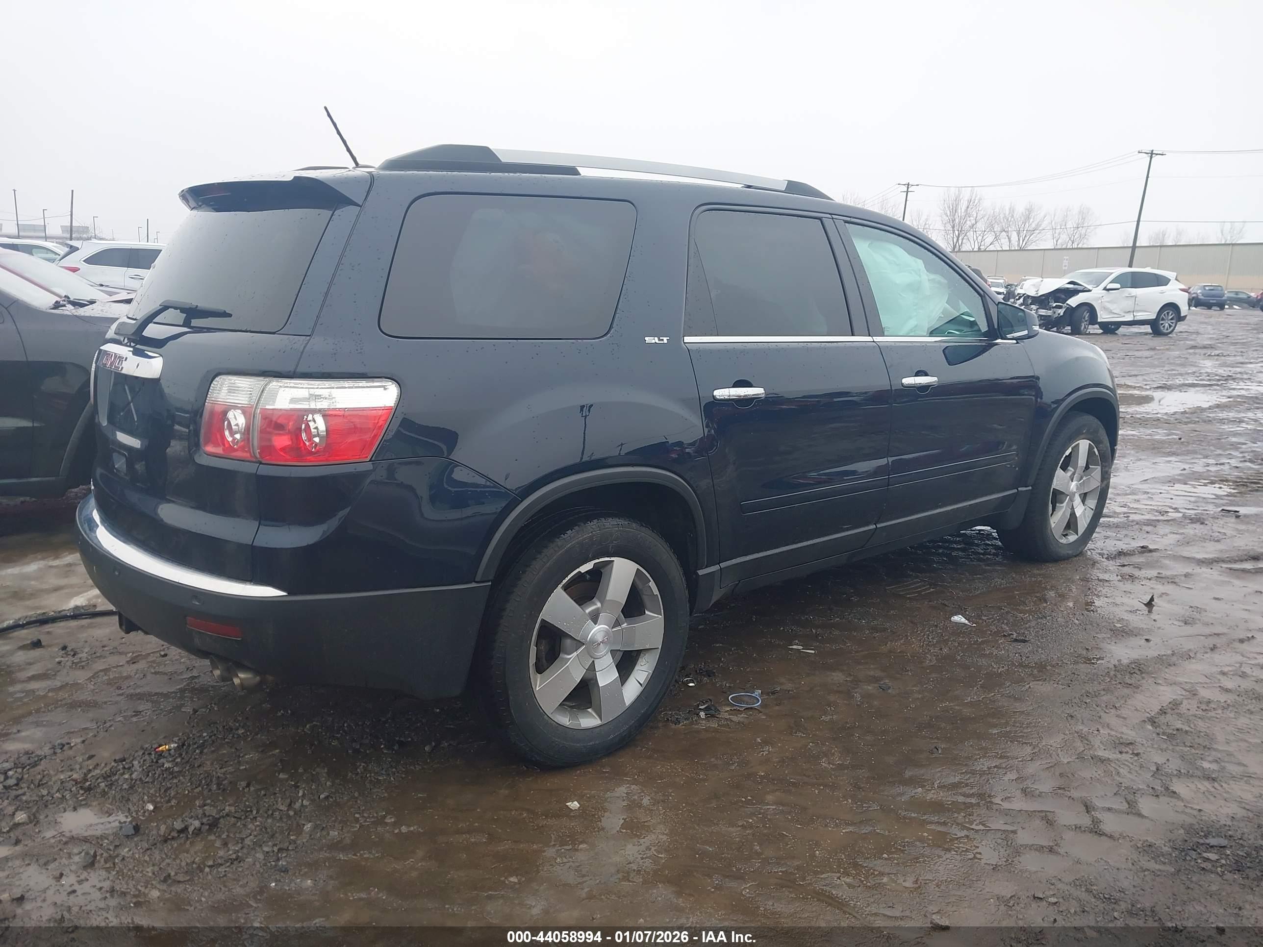 GMC ACADIA image 4