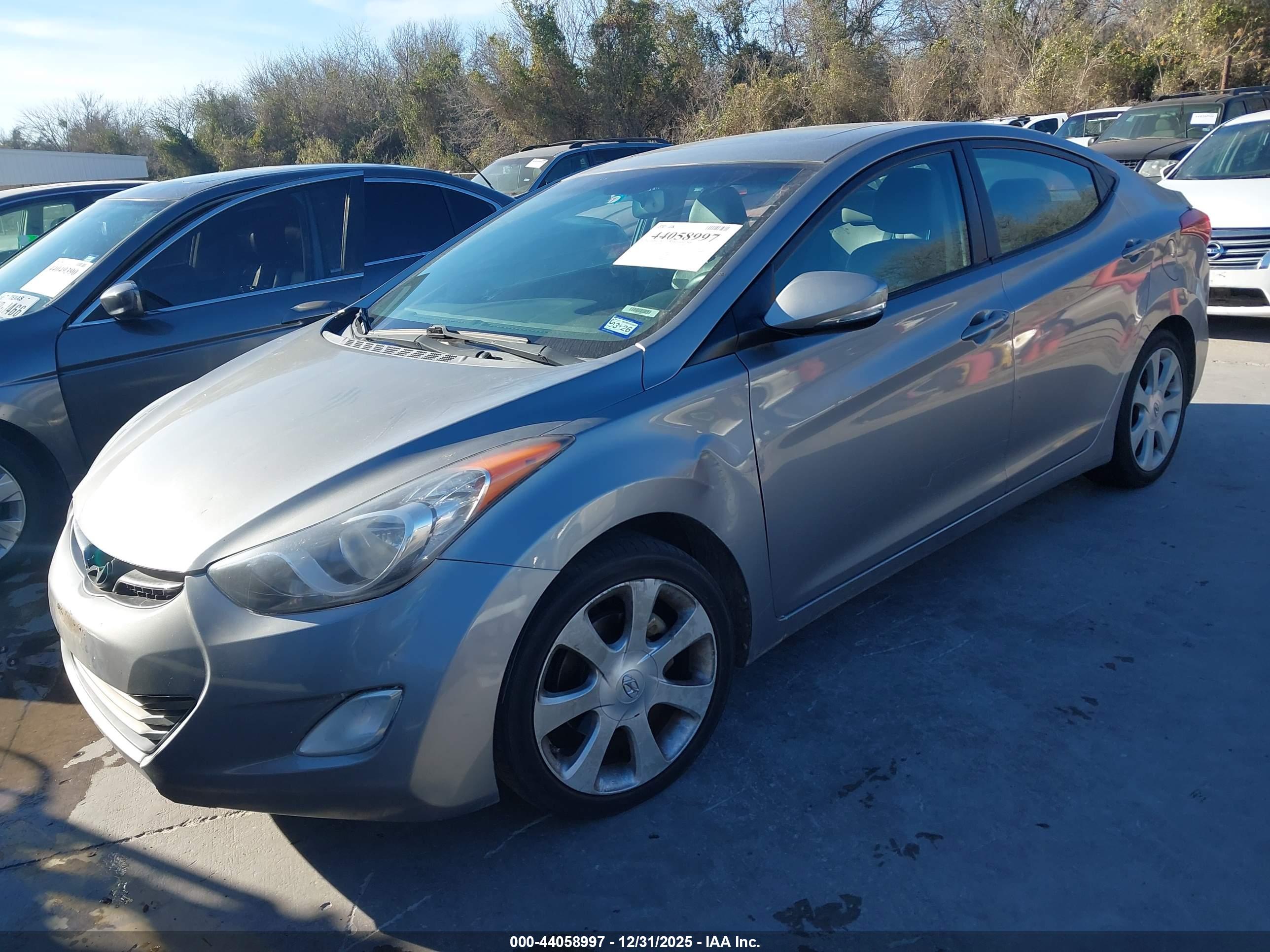 HYUNDAI ELANTRA image 2