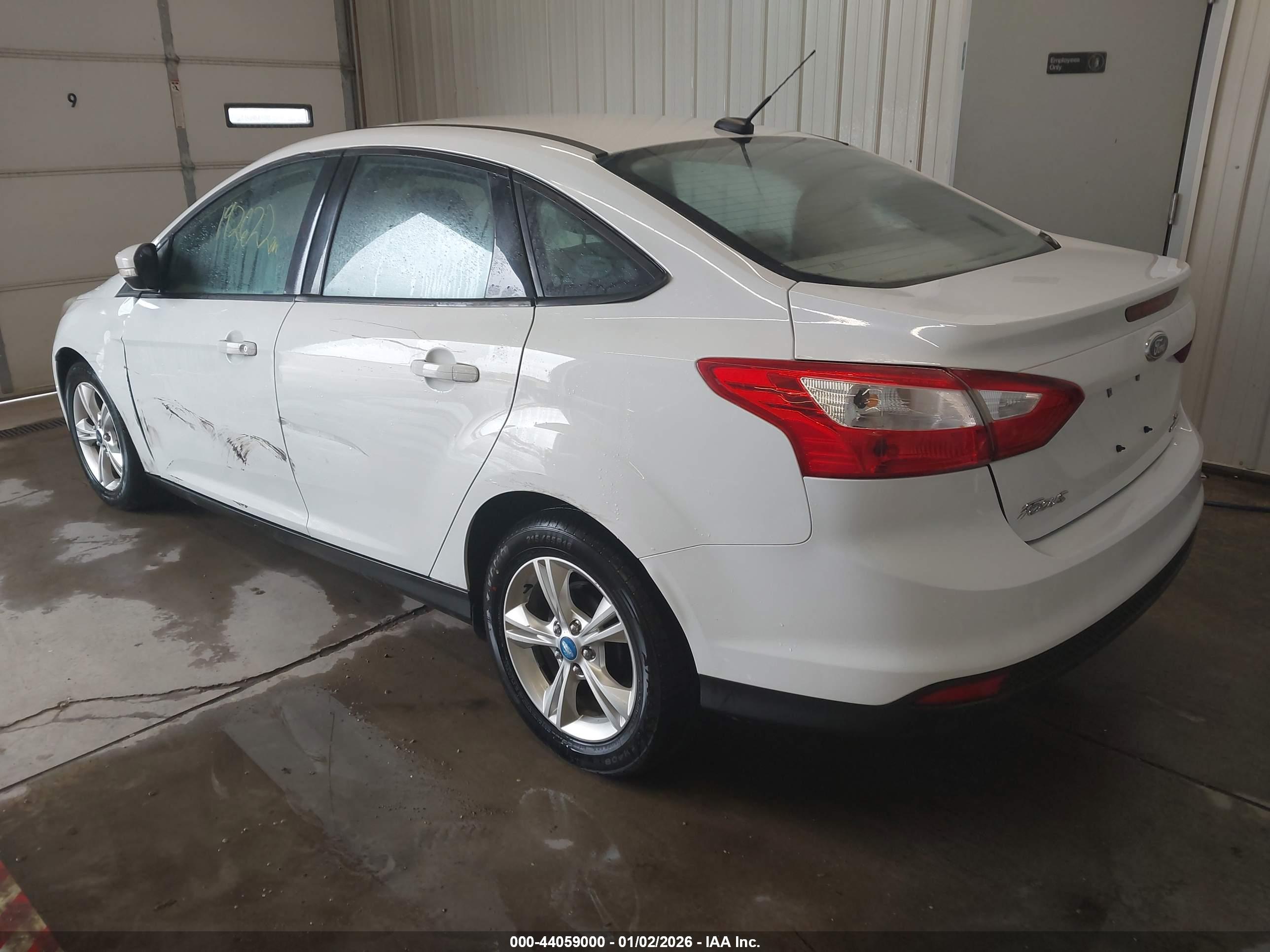 FORD FOCUS image 3