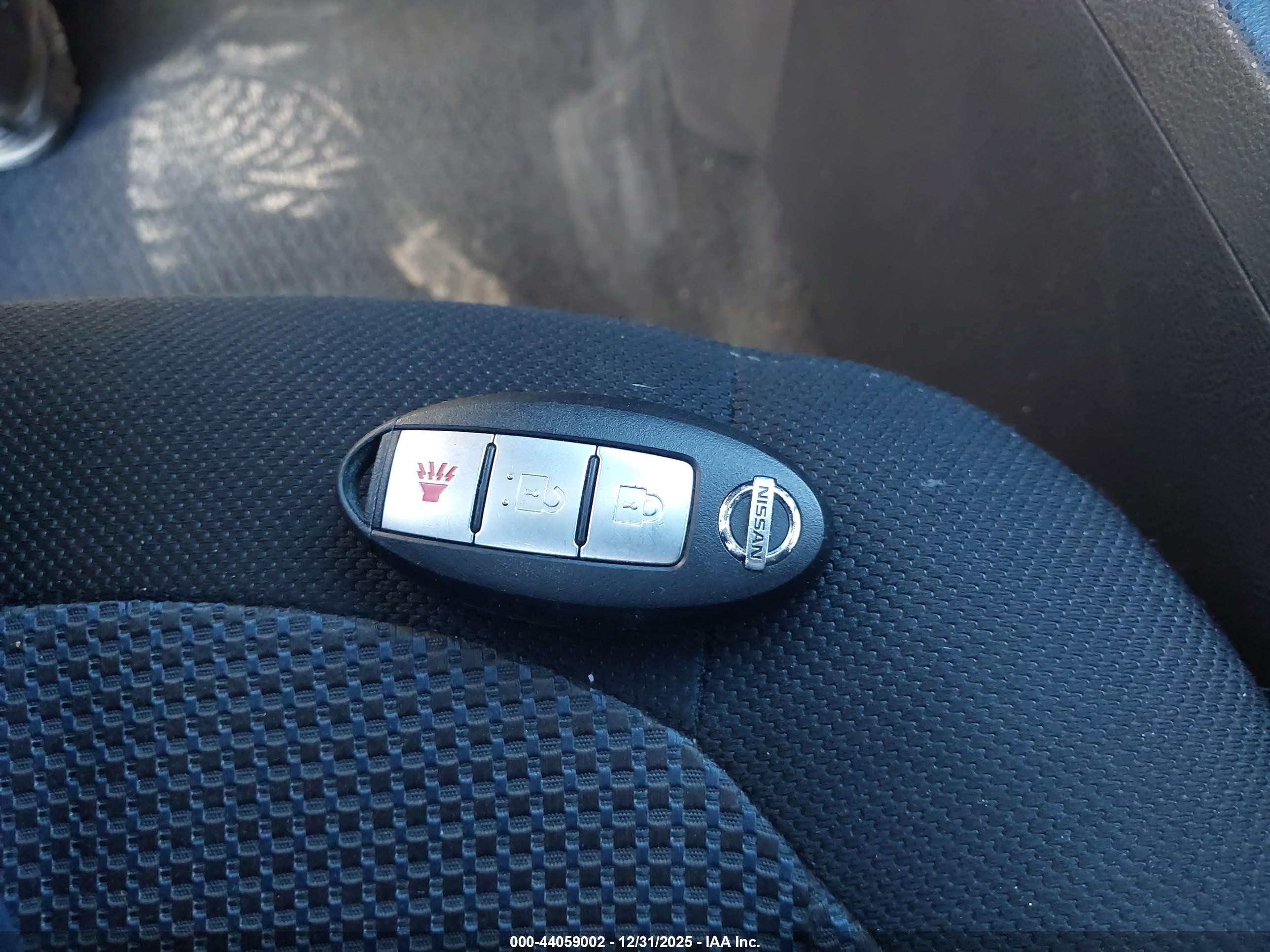 NISSAN ROGUE image 11