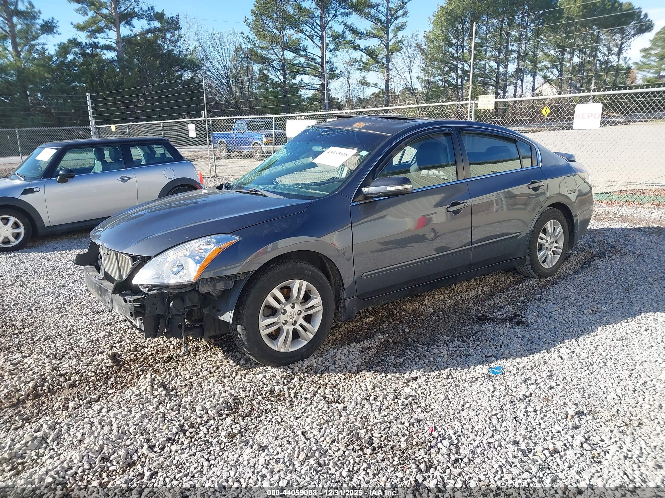 NISSAN ALTIMA image 2