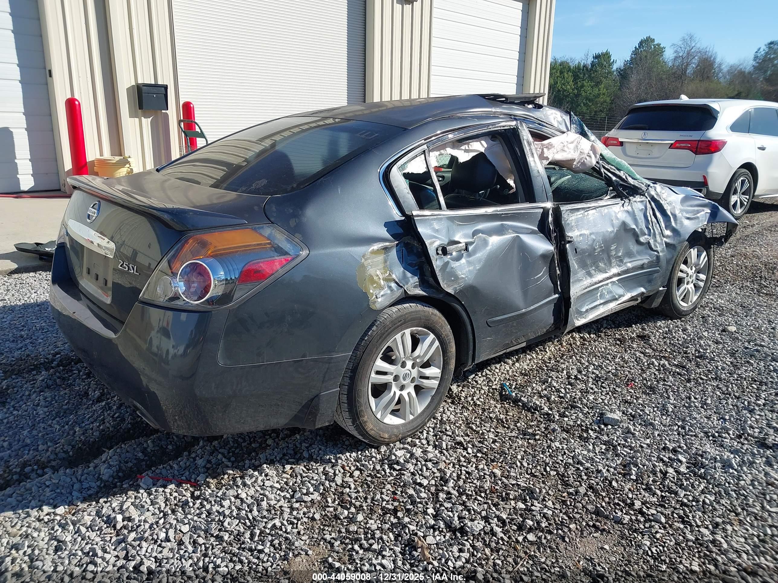 NISSAN ALTIMA image 4