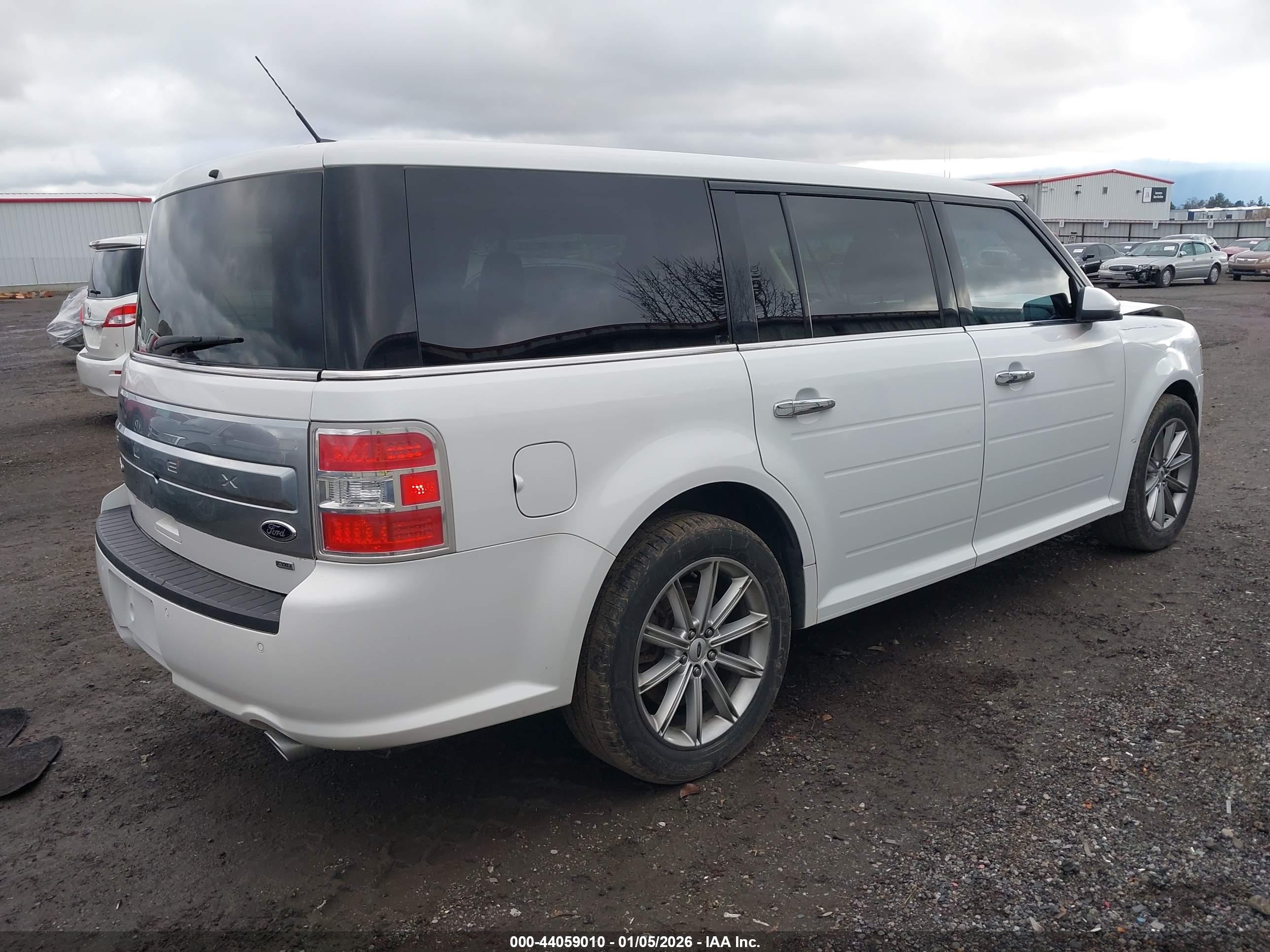 FORD FLEX image 4