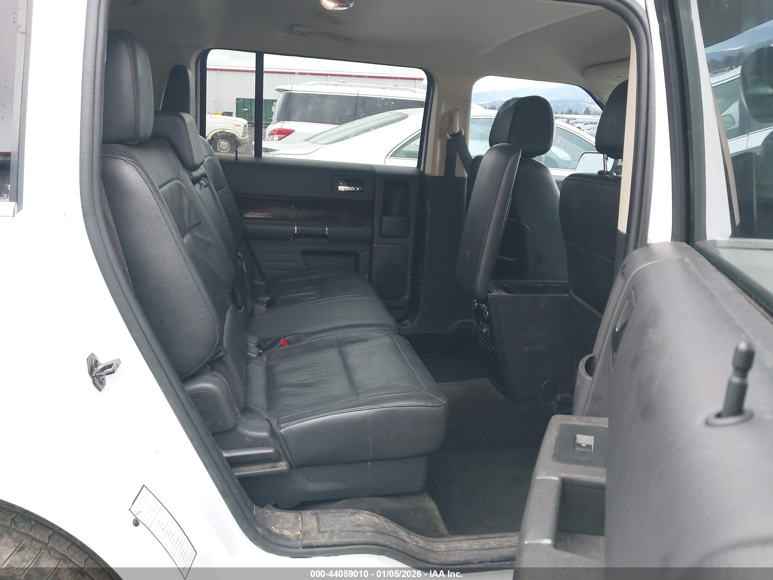 FORD FLEX image 8