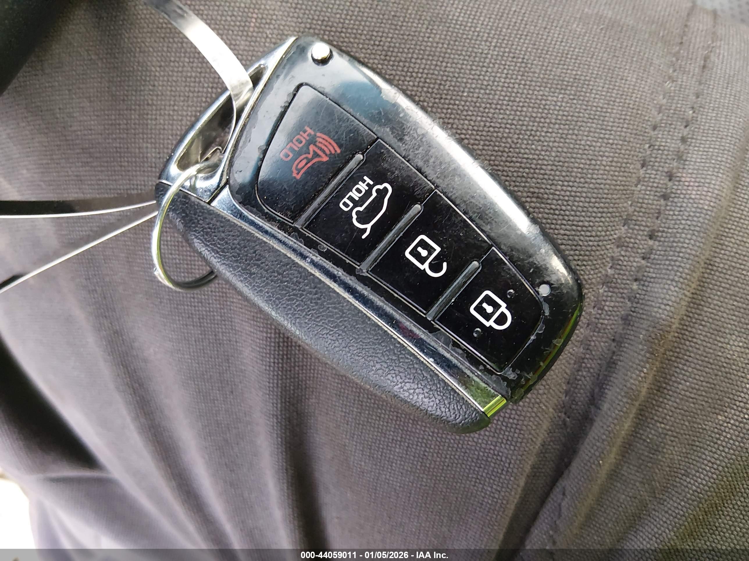HYUNDAI SANTA image 11