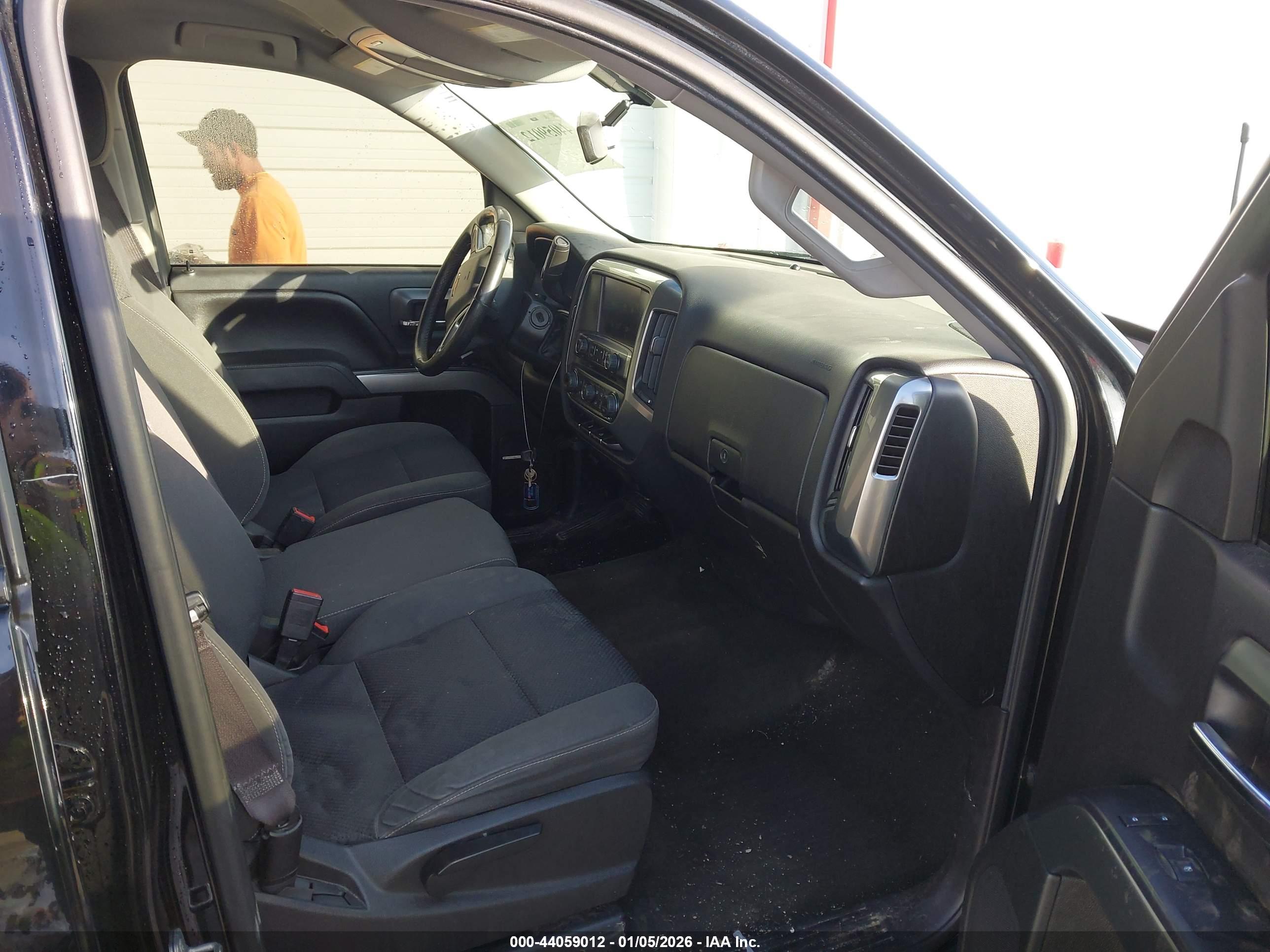 CHEVROLET SILVERADO image 5