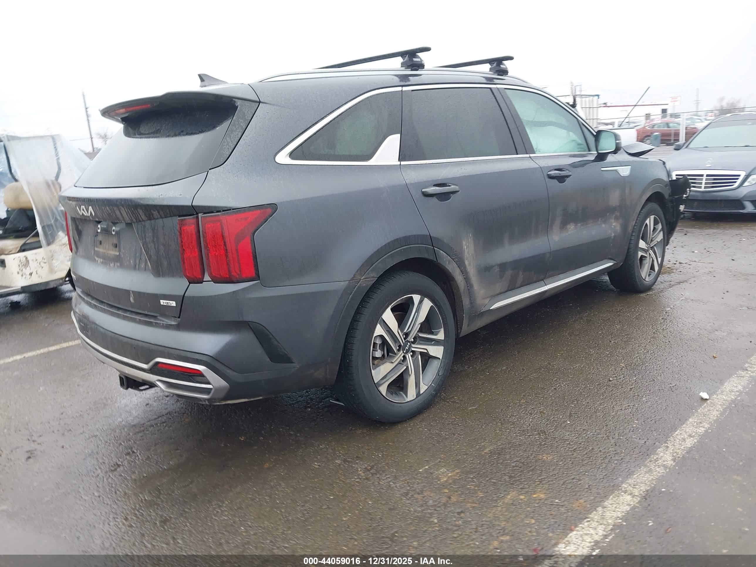 KIA SORENTO image 4