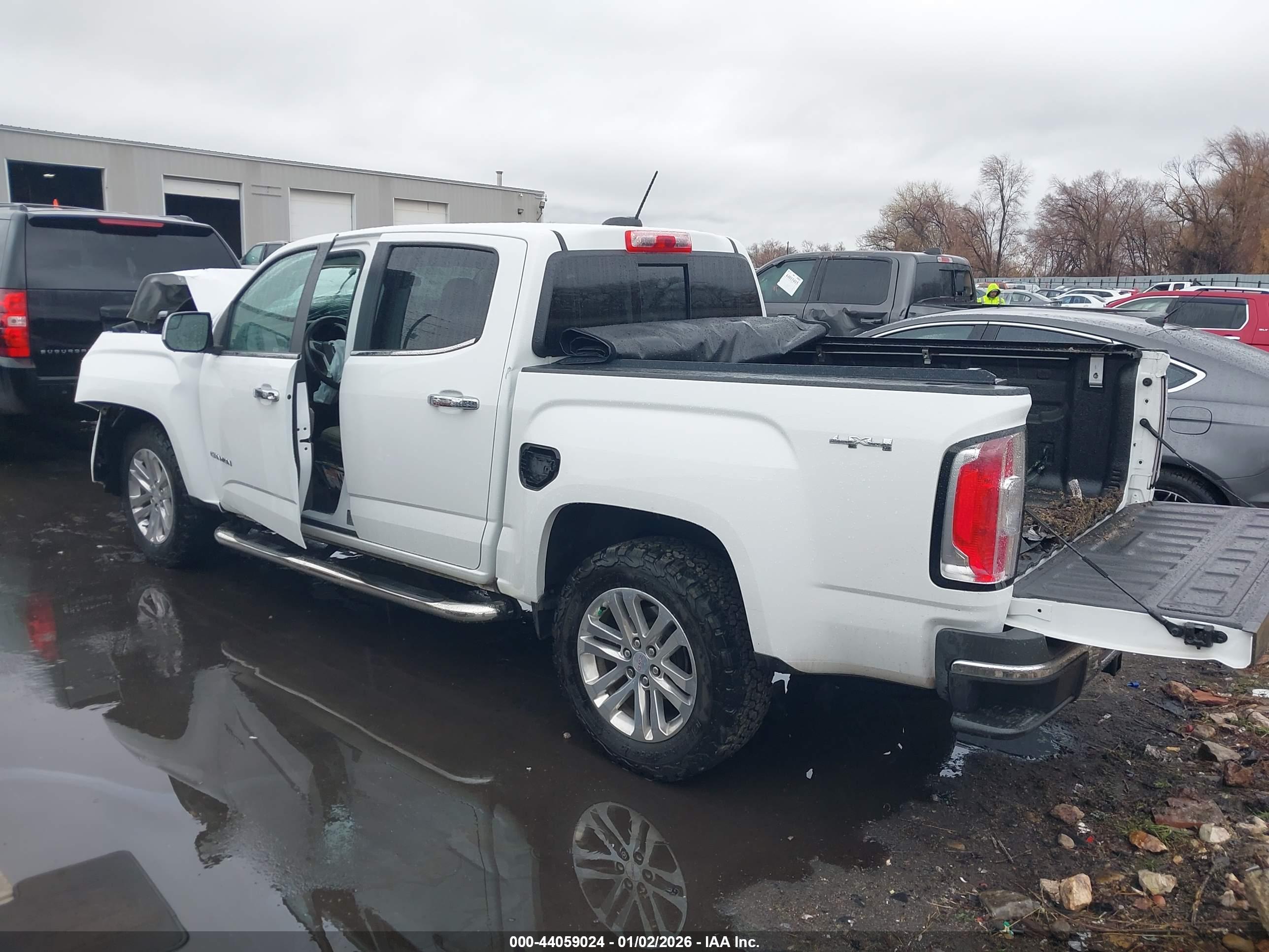 GMC CANYON image 3