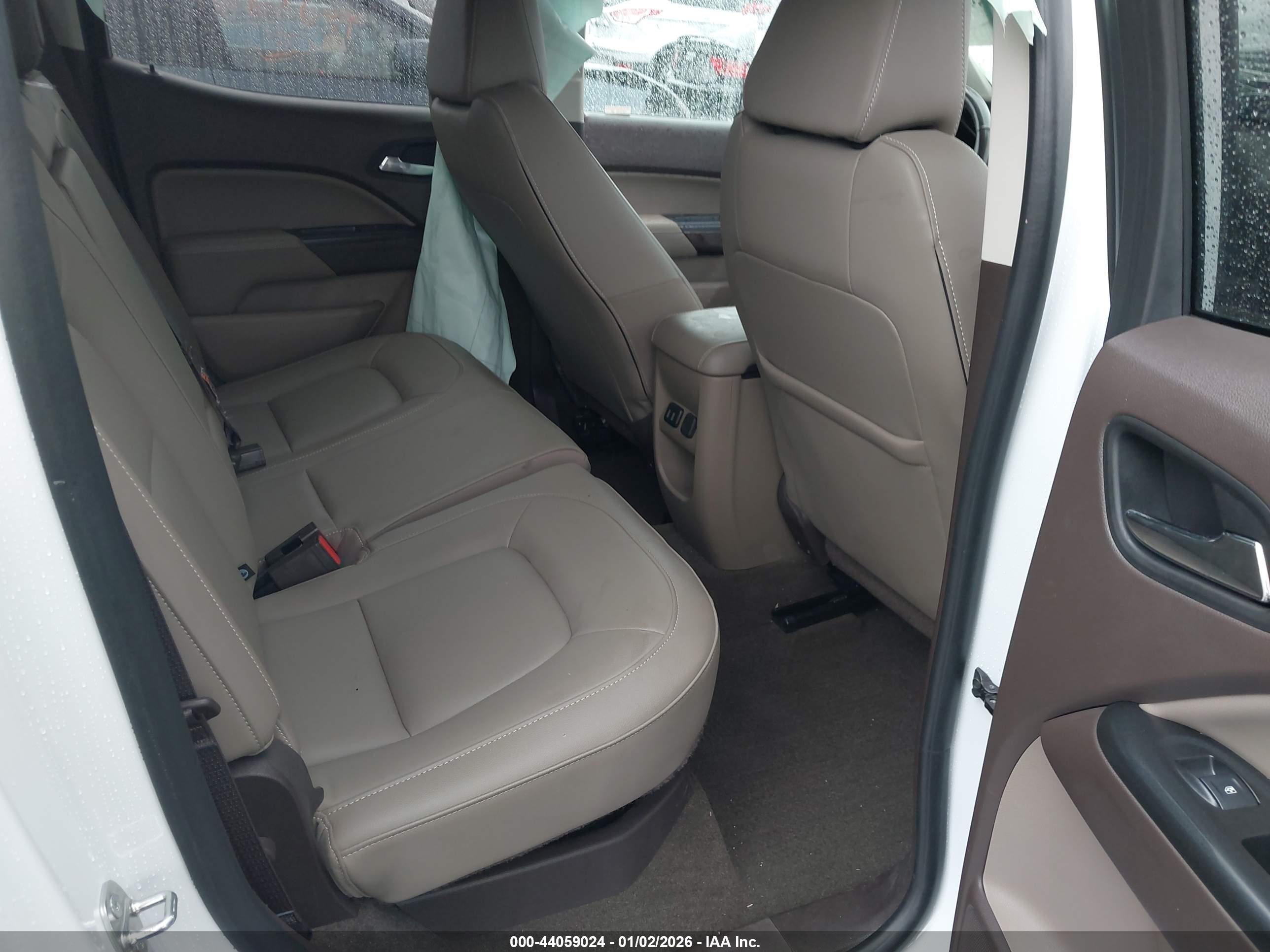GMC CANYON image 8