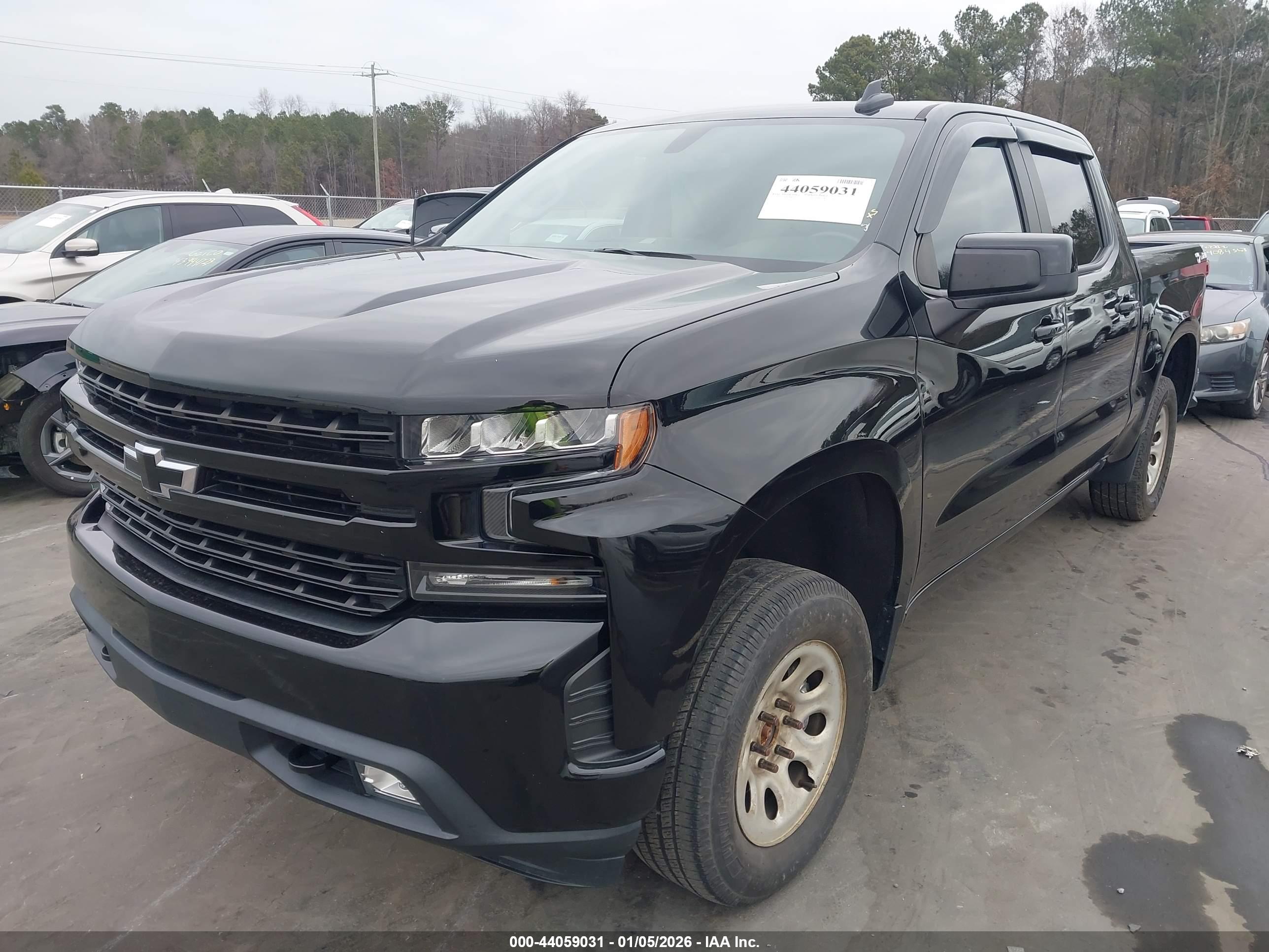 CHEVROLET SILVERADO image 2