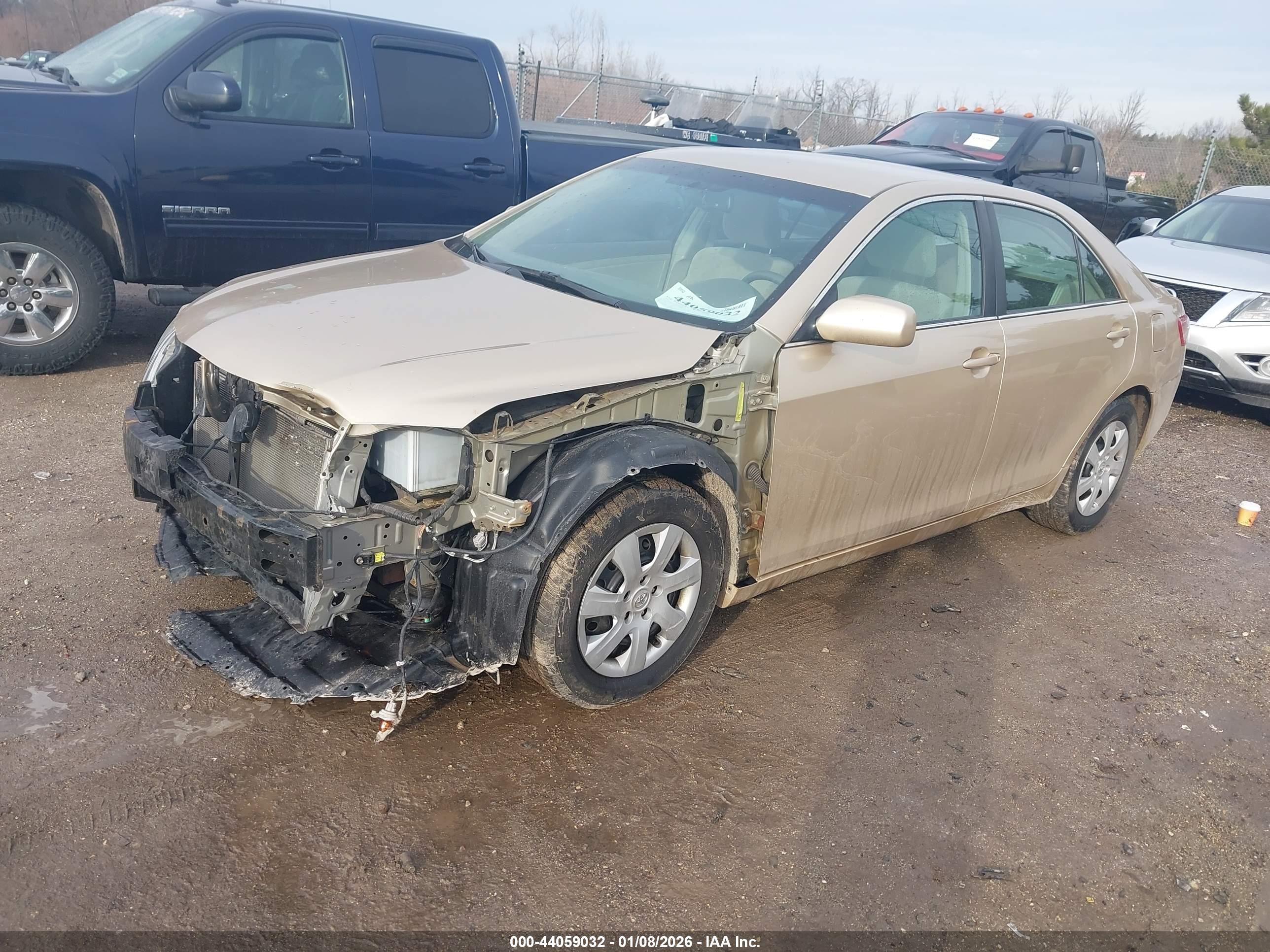 TOYOTA CAMRY image 2