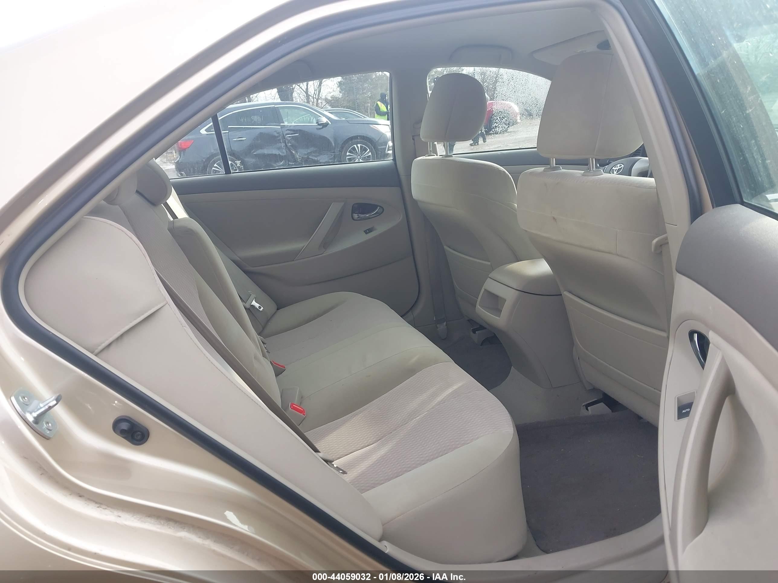 TOYOTA CAMRY image 8