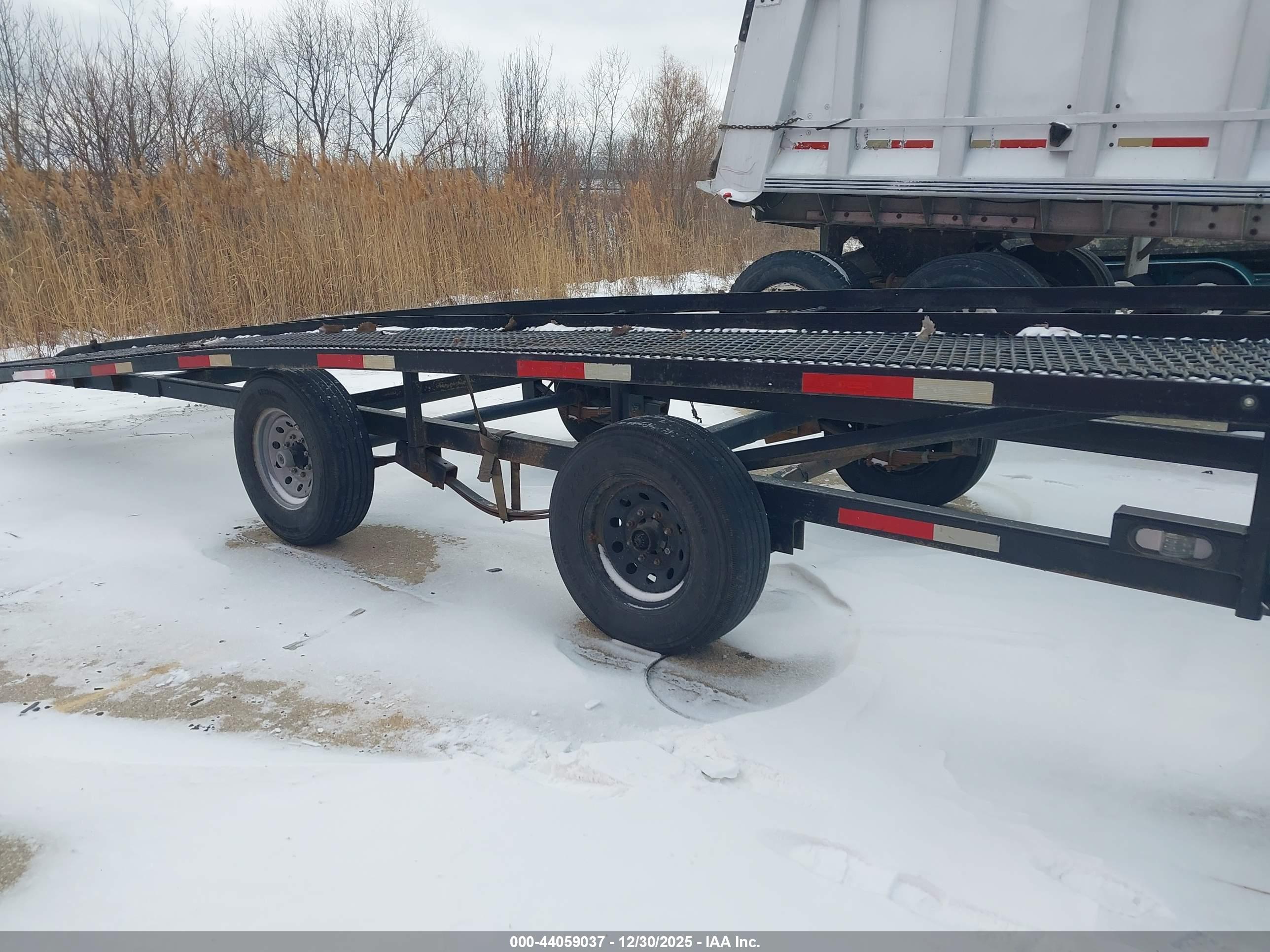 TRAILER SILVERBACK image 6