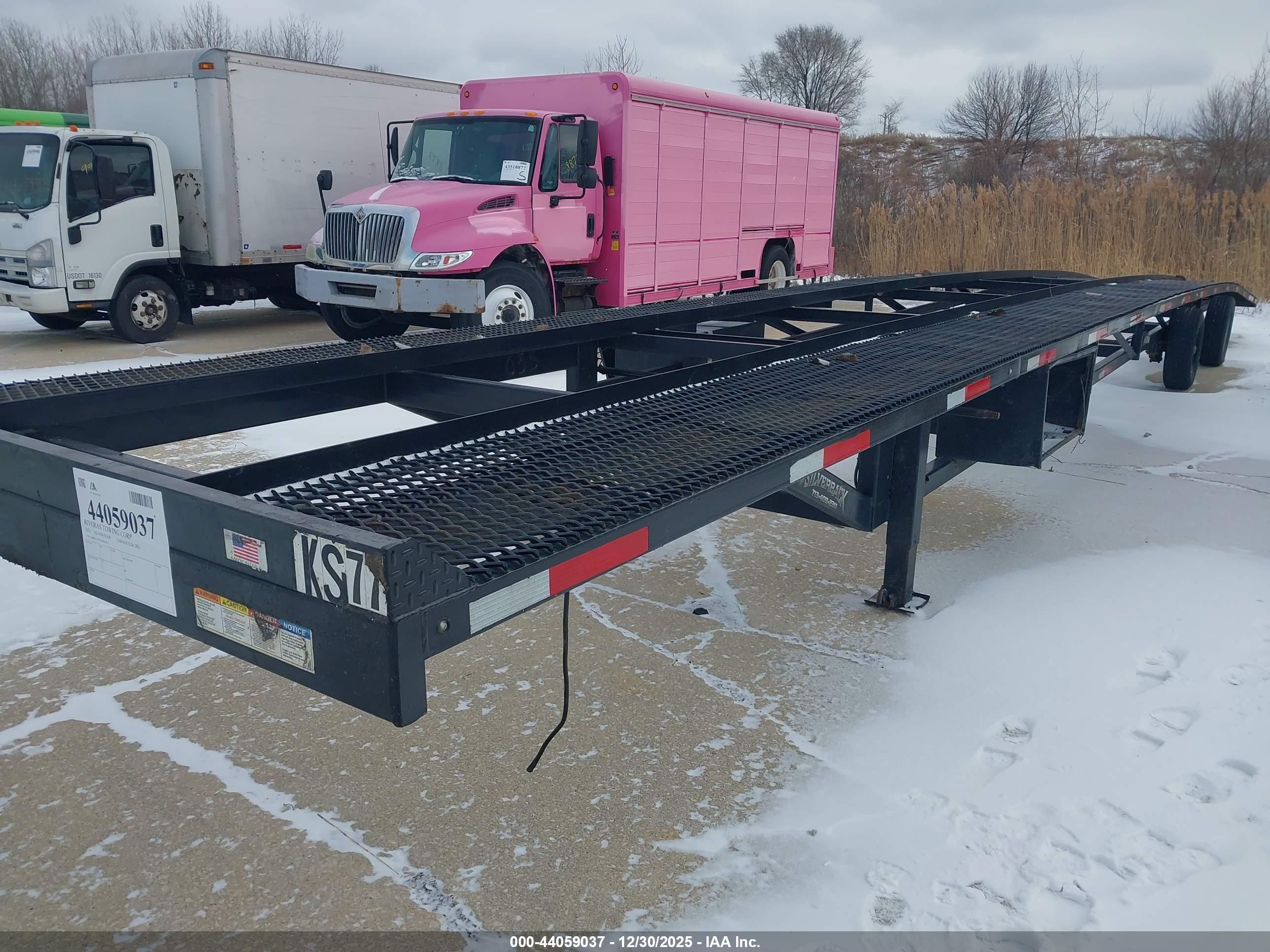 TRAILER SILVERBACK image 8