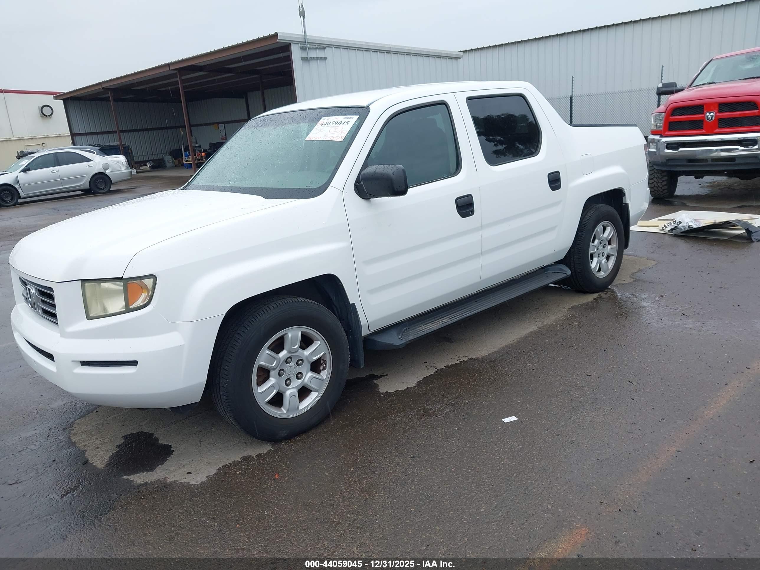 HONDA RIDGELINE image 2