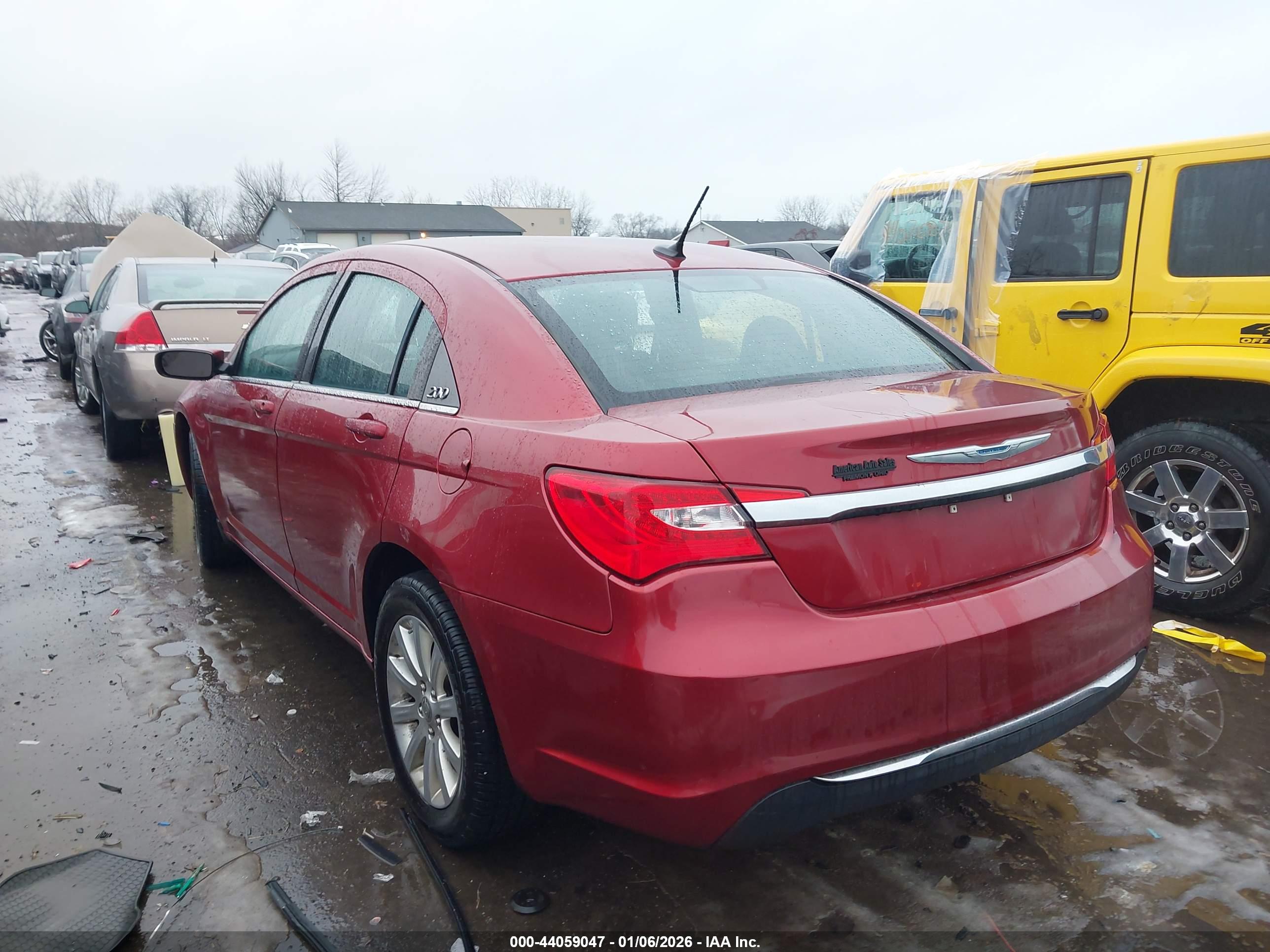CHRYSLER 200 image 3