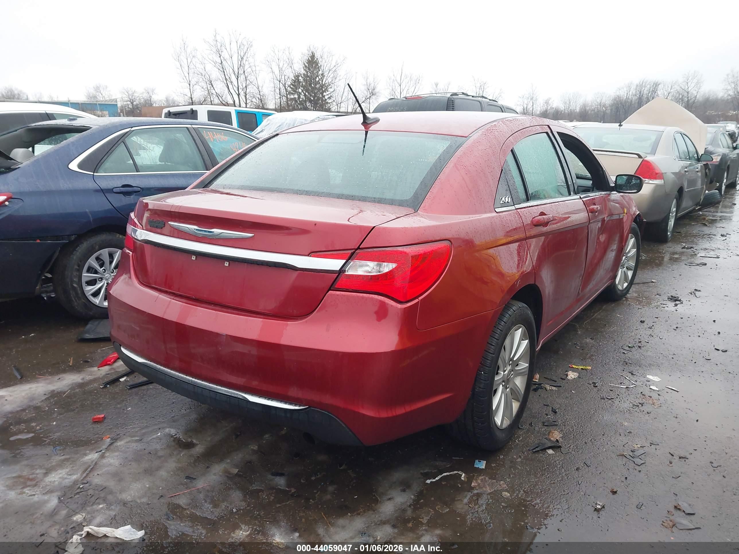 CHRYSLER 200 image 4