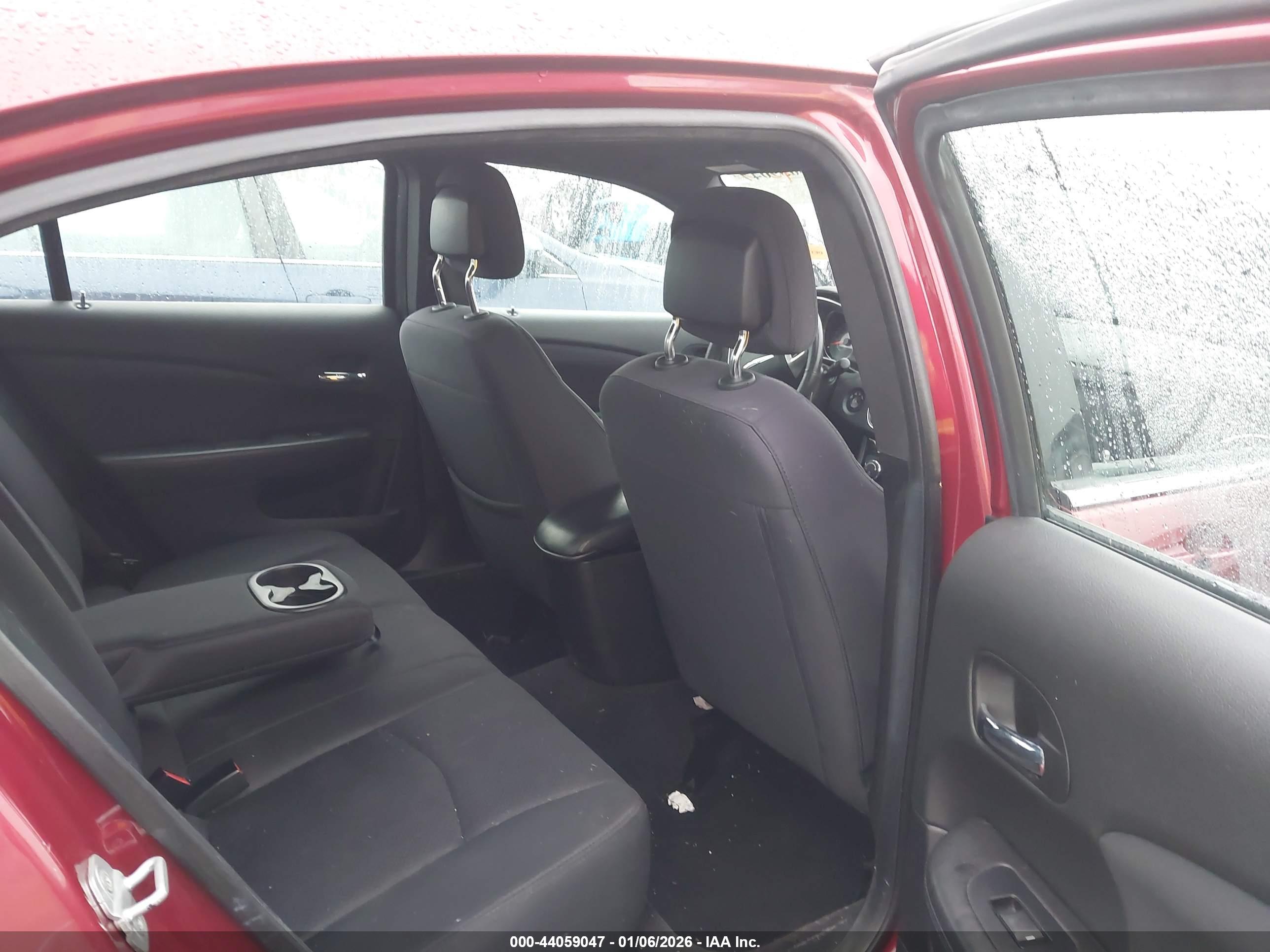 CHRYSLER 200 image 8