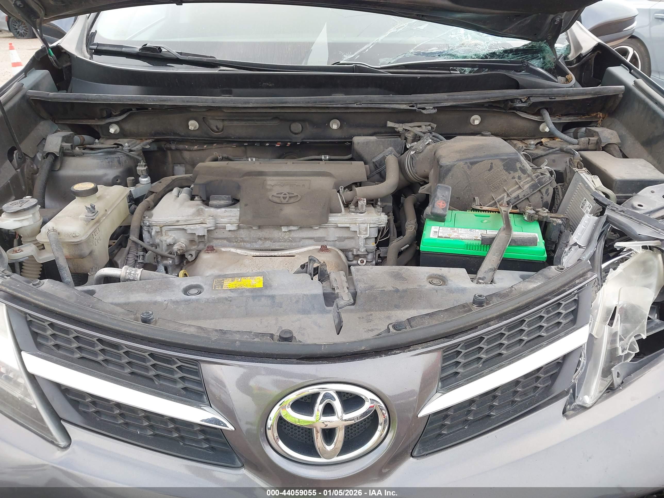 TOYOTA RAV4 image 10