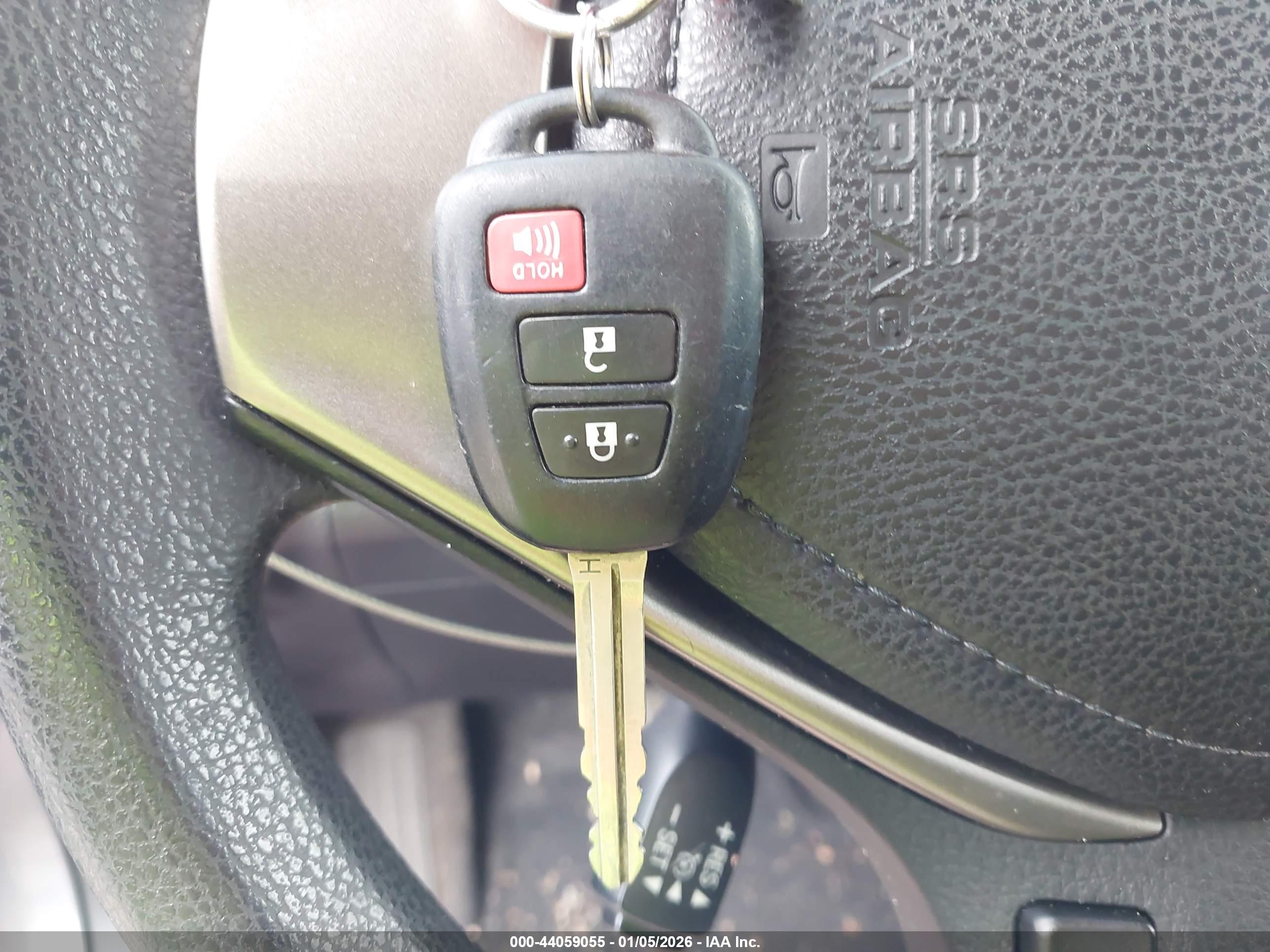 TOYOTA RAV4 image 11