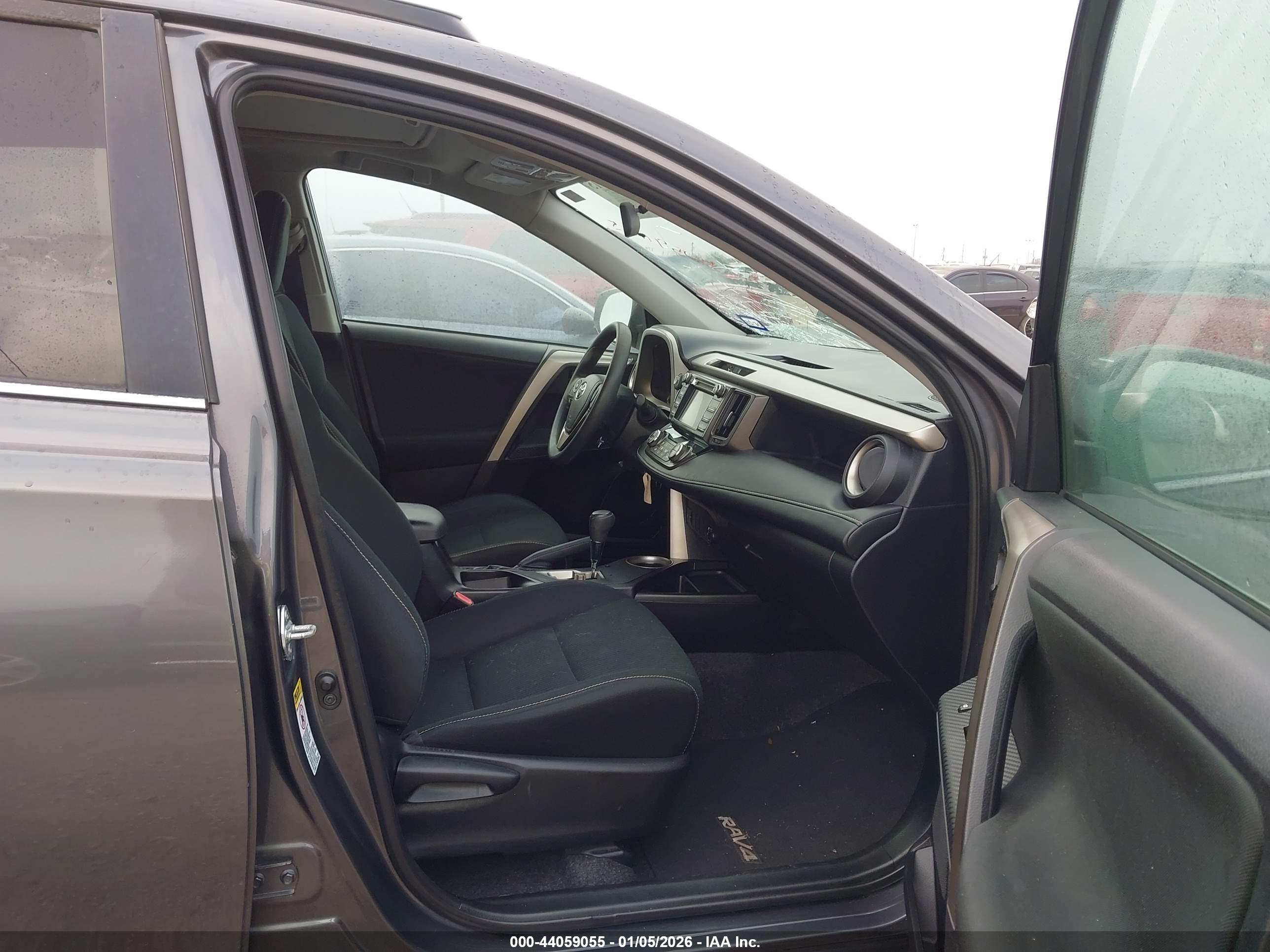 TOYOTA RAV4 image 5