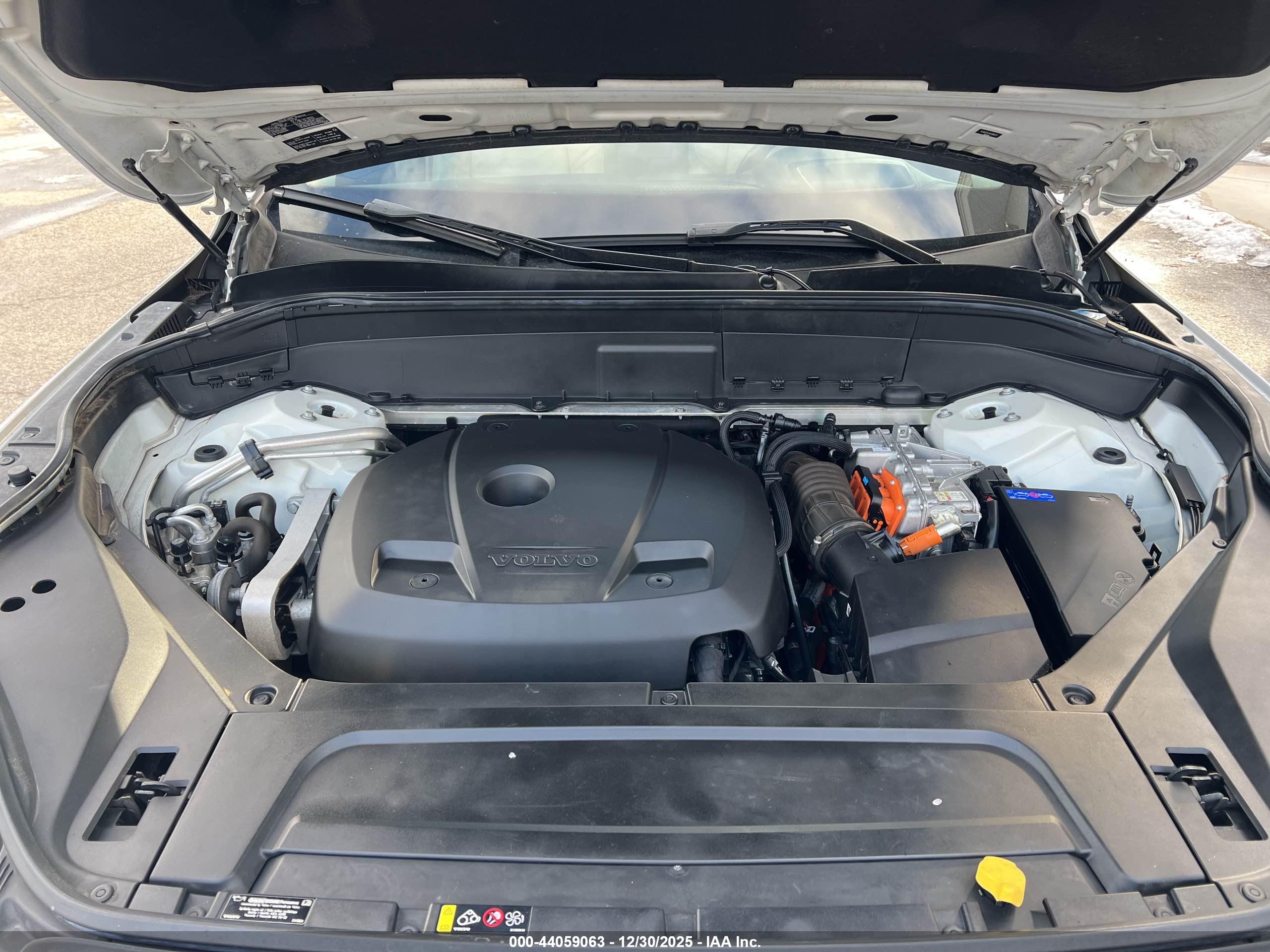VOLVO XC90 image 10