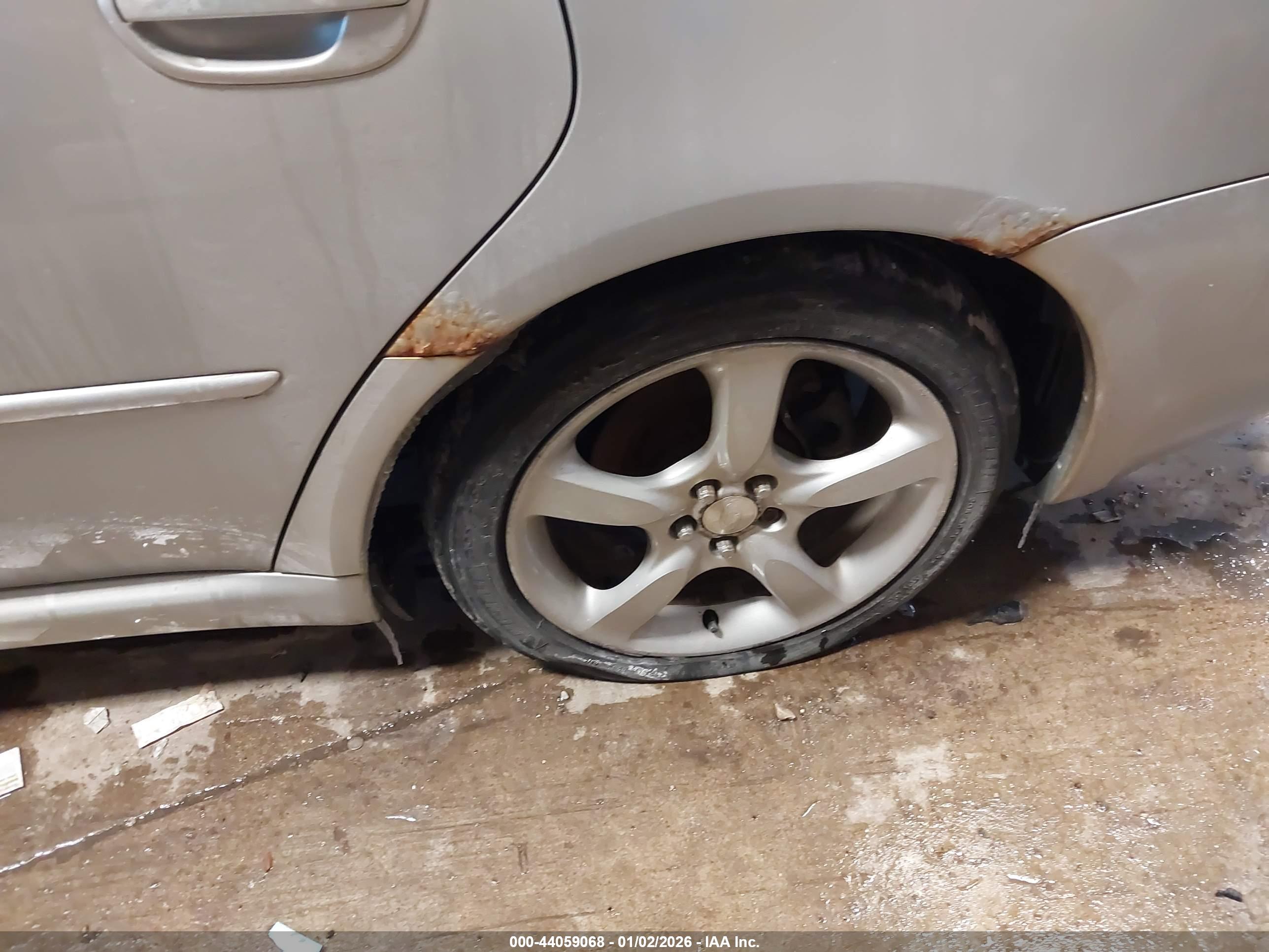 SUBARU LEGACY image 6