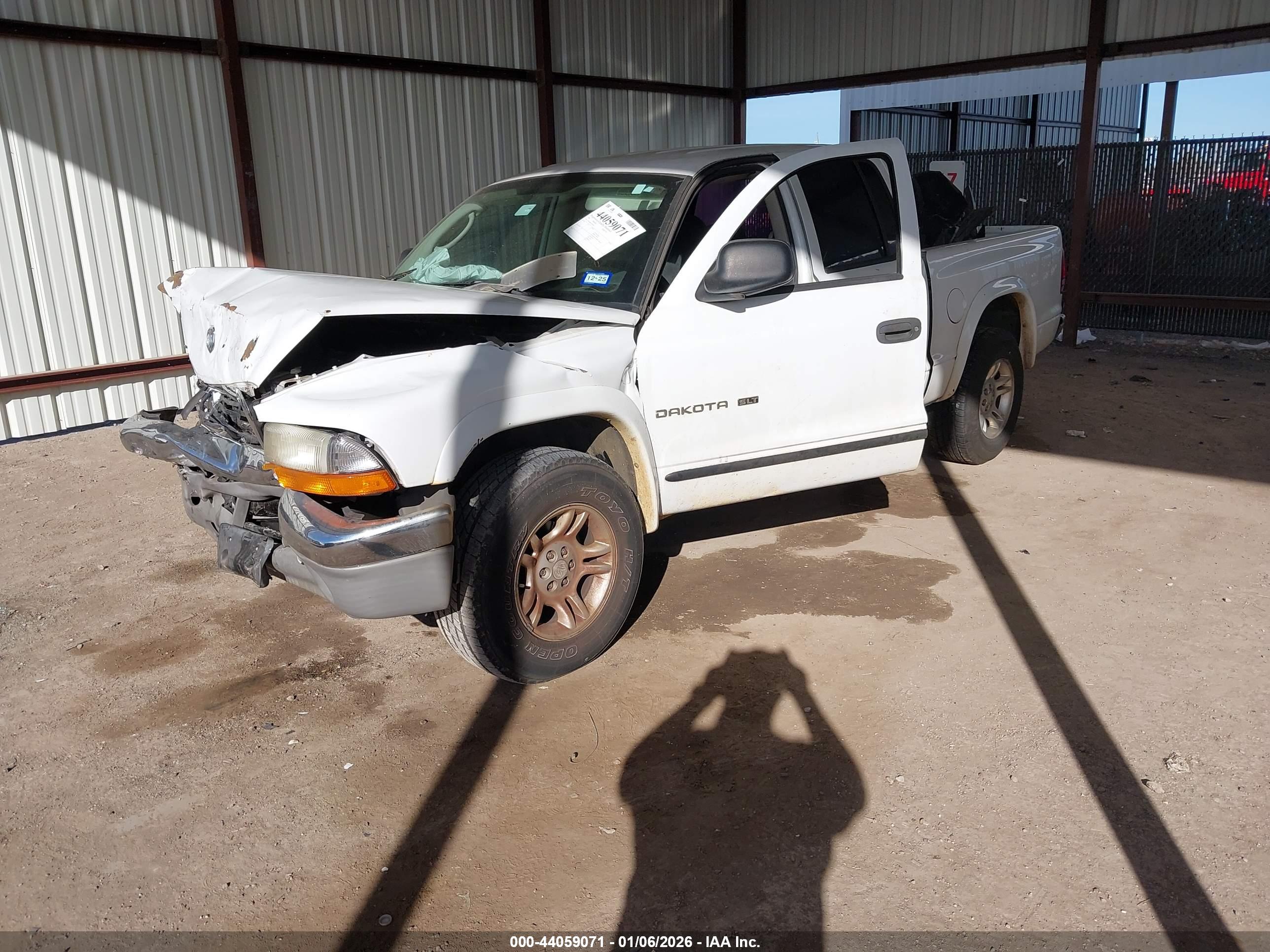 DODGE DAKOTA image 2