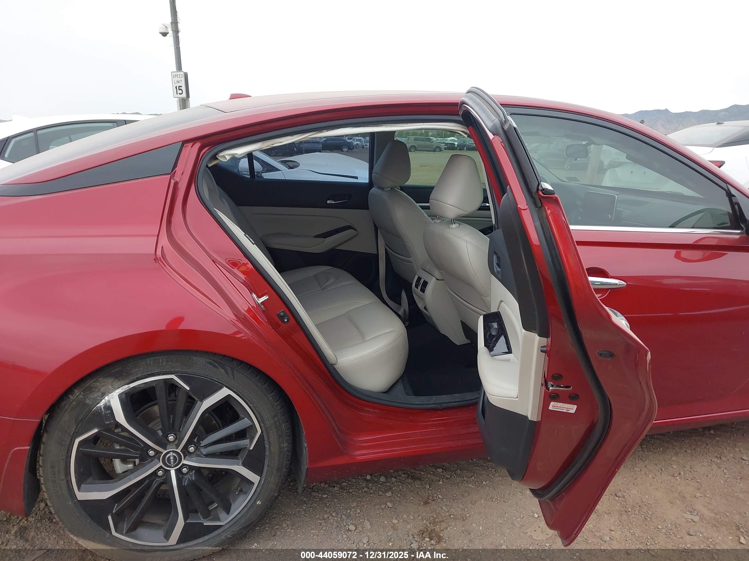 NISSAN ALTIMA image 8