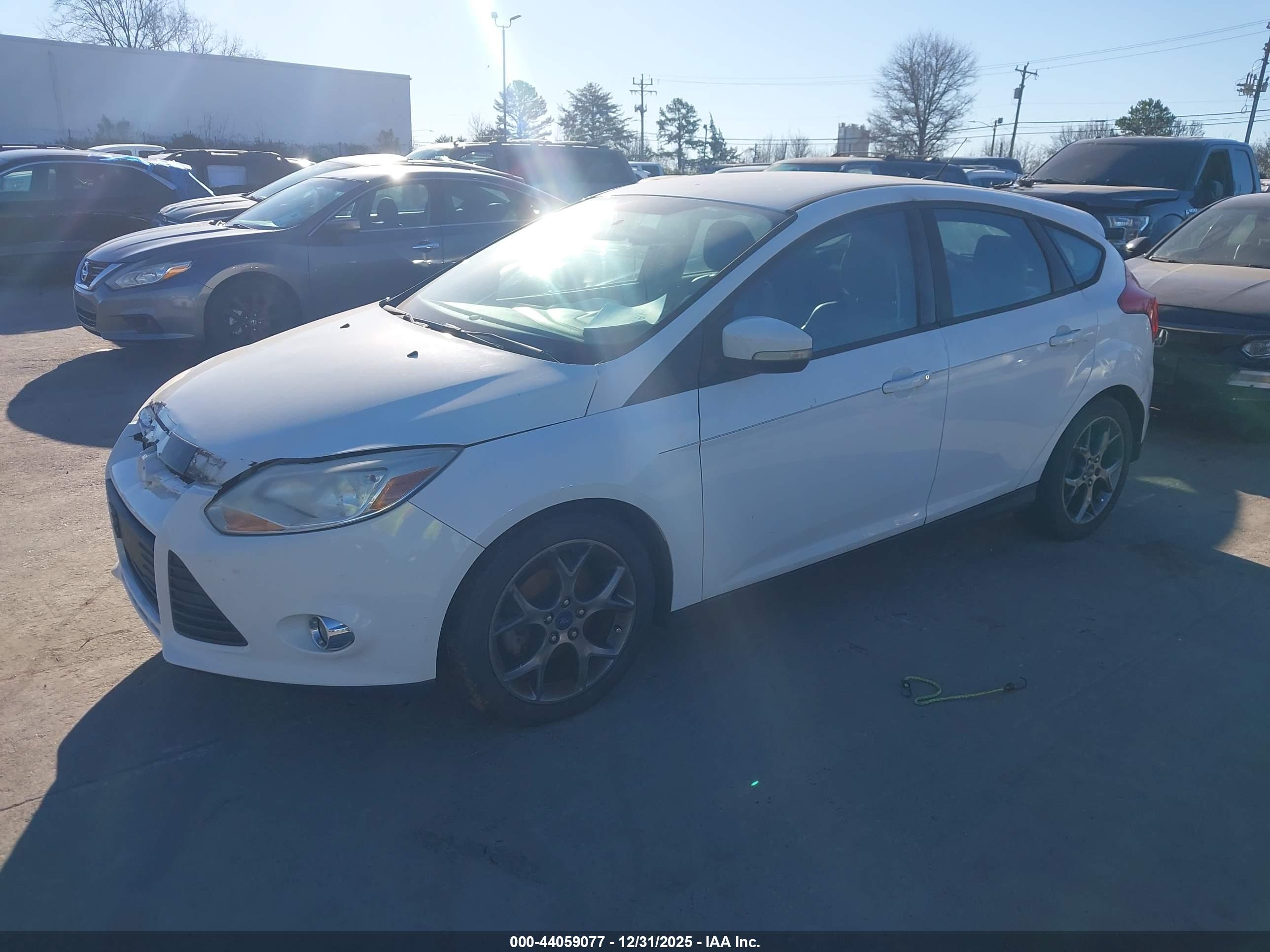 FORD FOCUS image 2