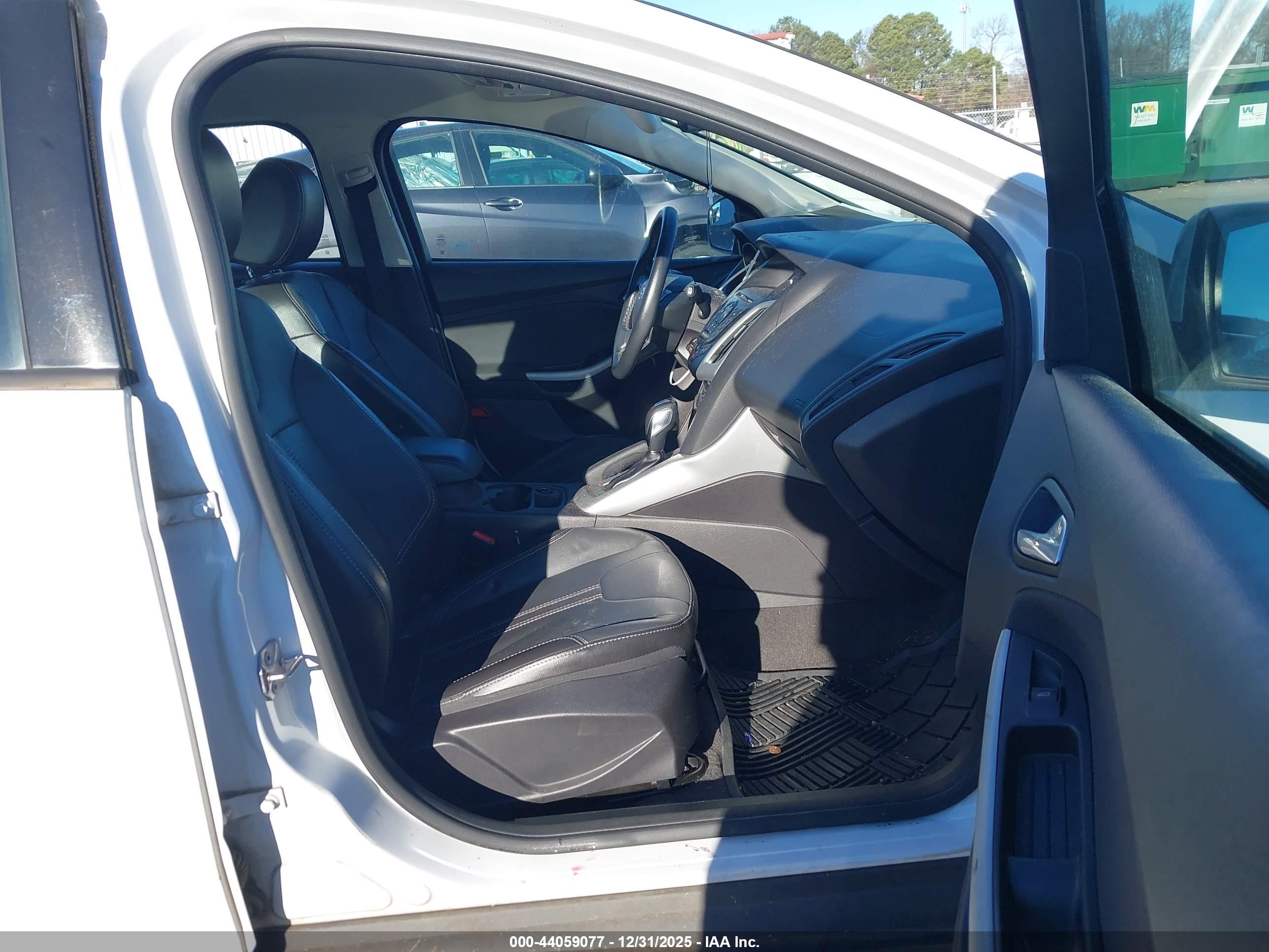 FORD FOCUS image 5
