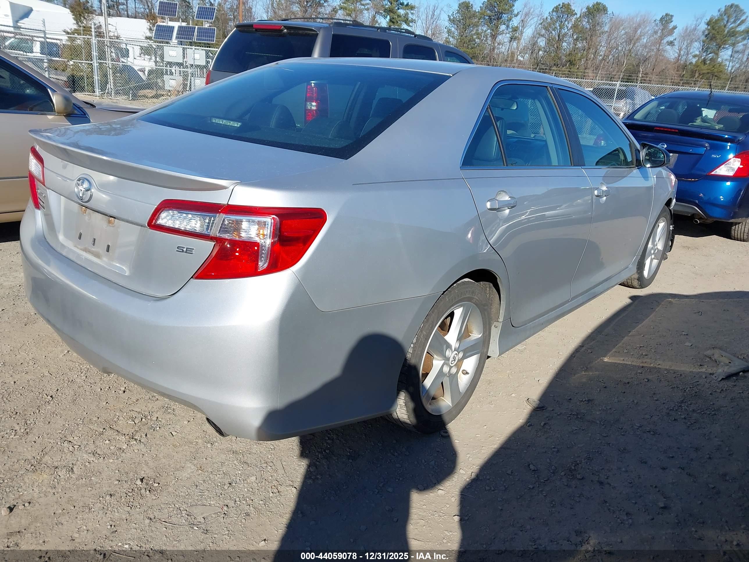 TOYOTA CAMRY image 4